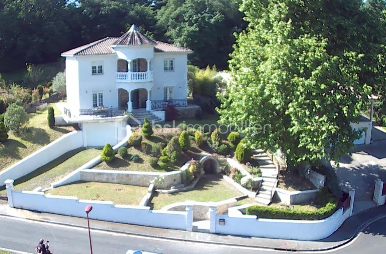 Maison contemporaine de 164 m² - OZER FACADE VUE EN HAUTEUR GUILLET.jpg