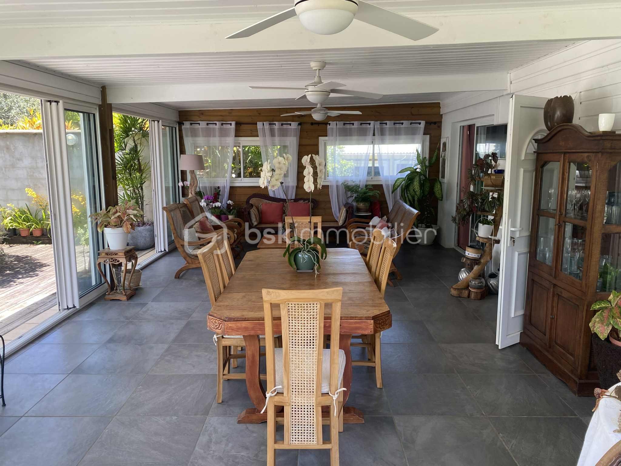 Maison contemporaine de 1 186 m²