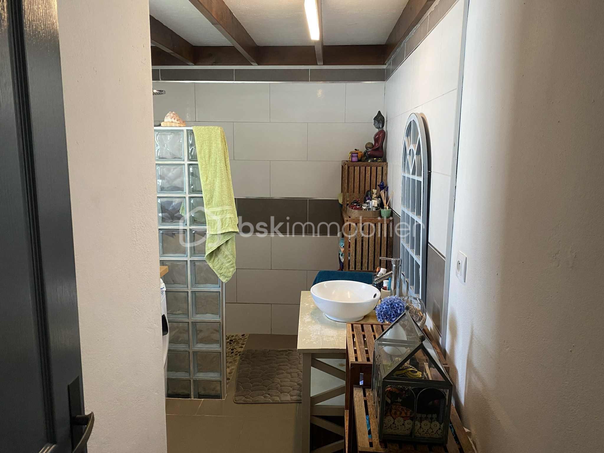 Maison contemporaine de 1 186 m² - c3f57e29-2bc9-4e87-8b73-d11256b5541e.jpg