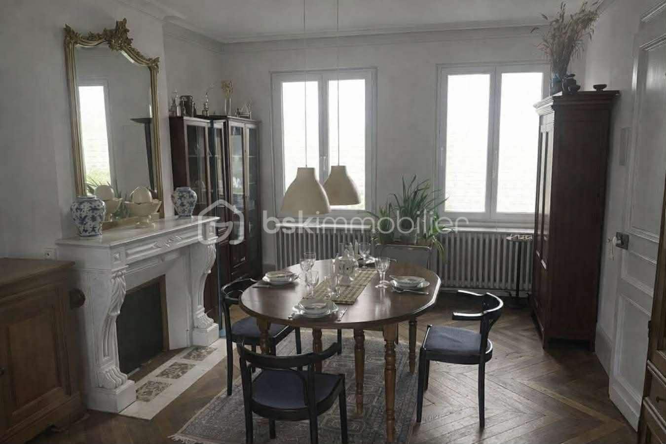 Maison de maitre de 227 m² - 66b5064d-3fa3-4031-be04-ba488a9c787e.jfif