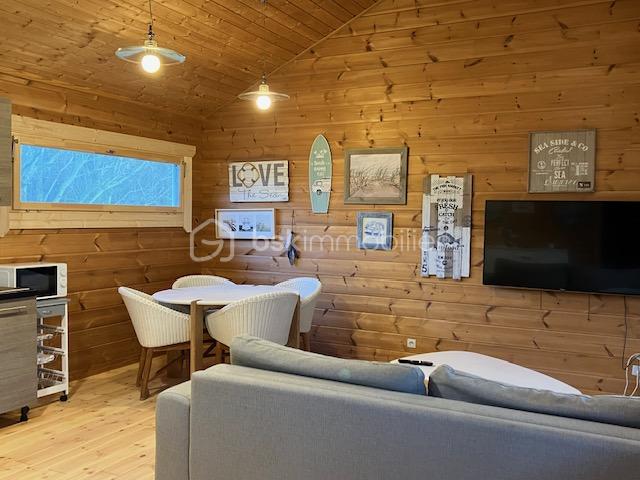 putman séjour de la chambre avec fenêtre.jpeg