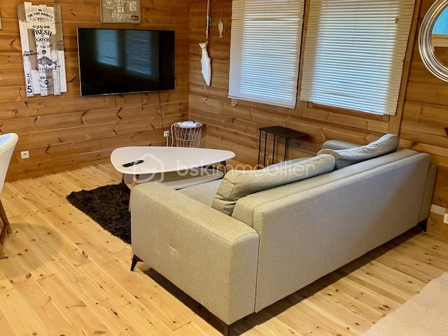 putman salon seul.jpeg