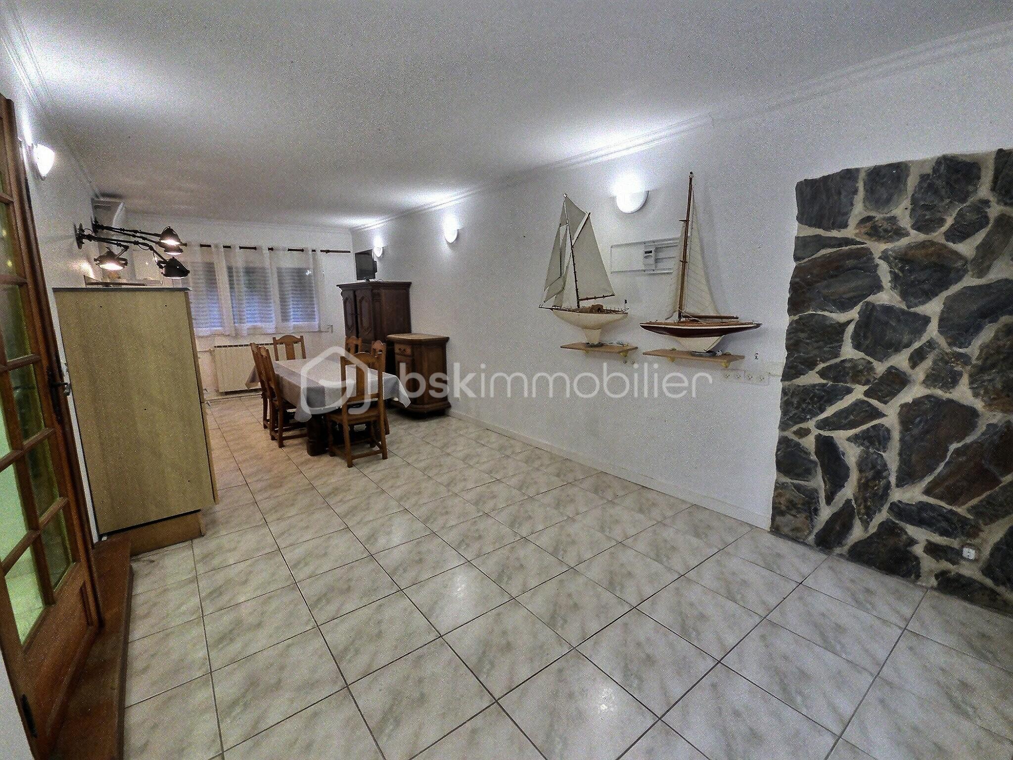 Maison de ville de 130 m² - exposio_133355260.jpg