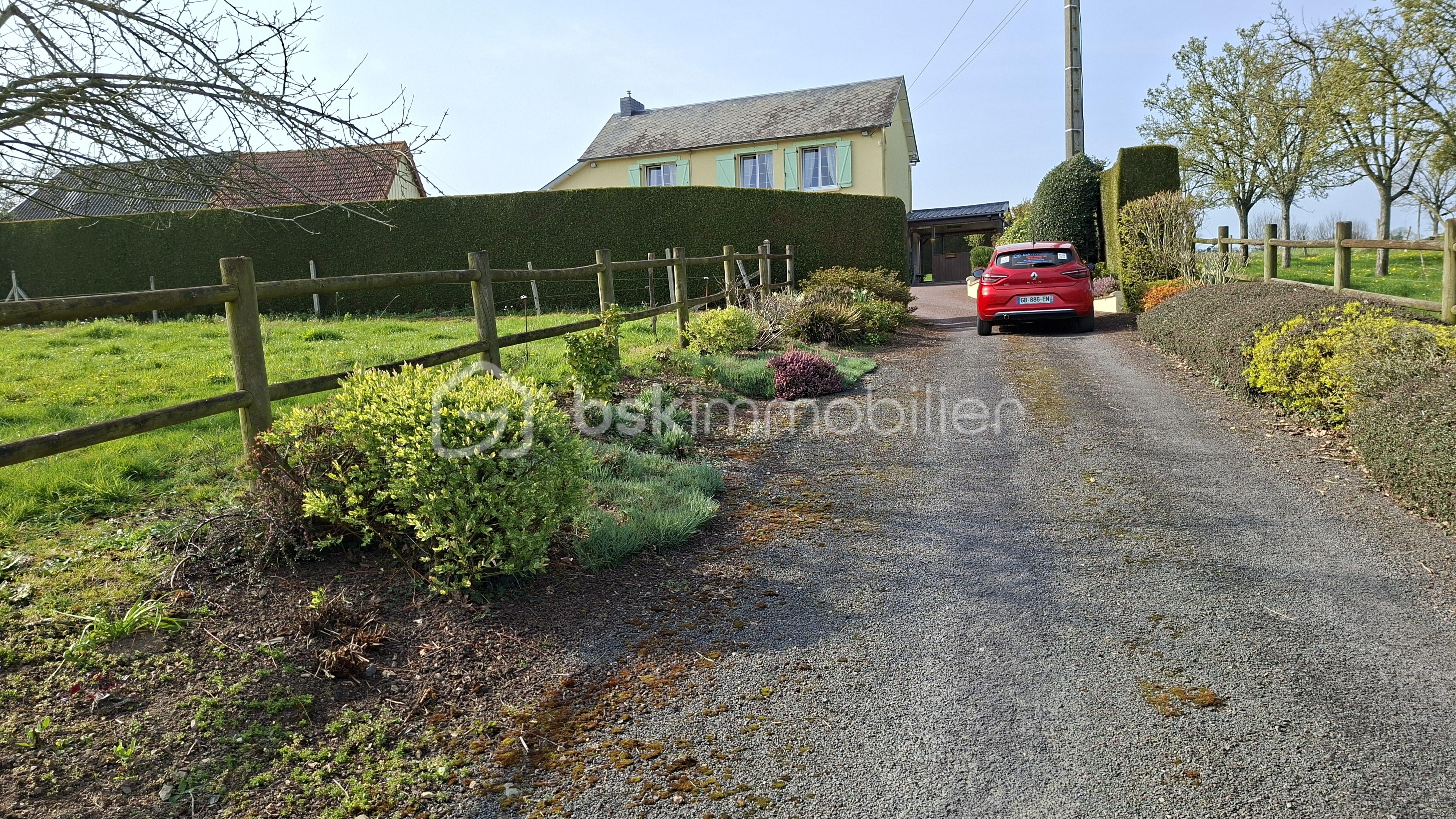 BOU allée vers maison pris du bas vers le haut.jpg