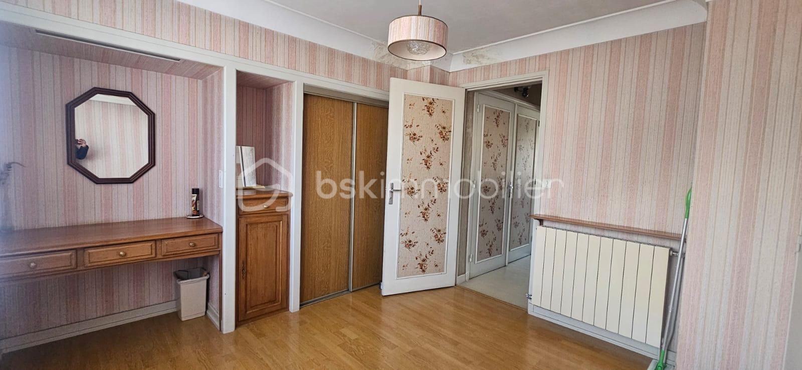 Maison de 235 m² - f27638da-ef15-492f-b78a-aa7e1a990c4e.jpeg