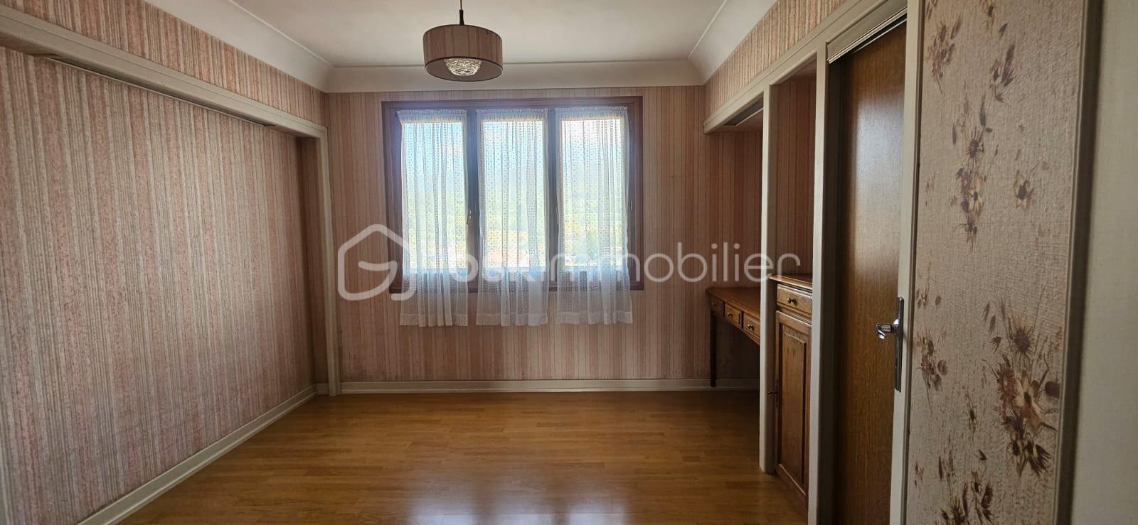 Maison de 235 m² - f54db130-04e9-48b7-8f19-014467ad02ea.jpeg
