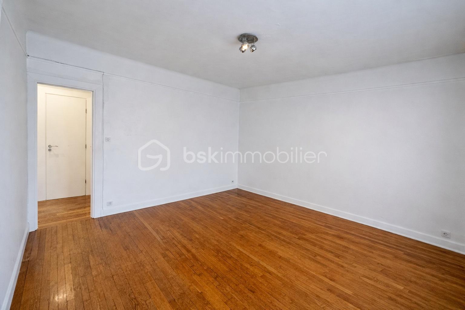 Appartement de 50 m² - sejour vide xxl.jpg