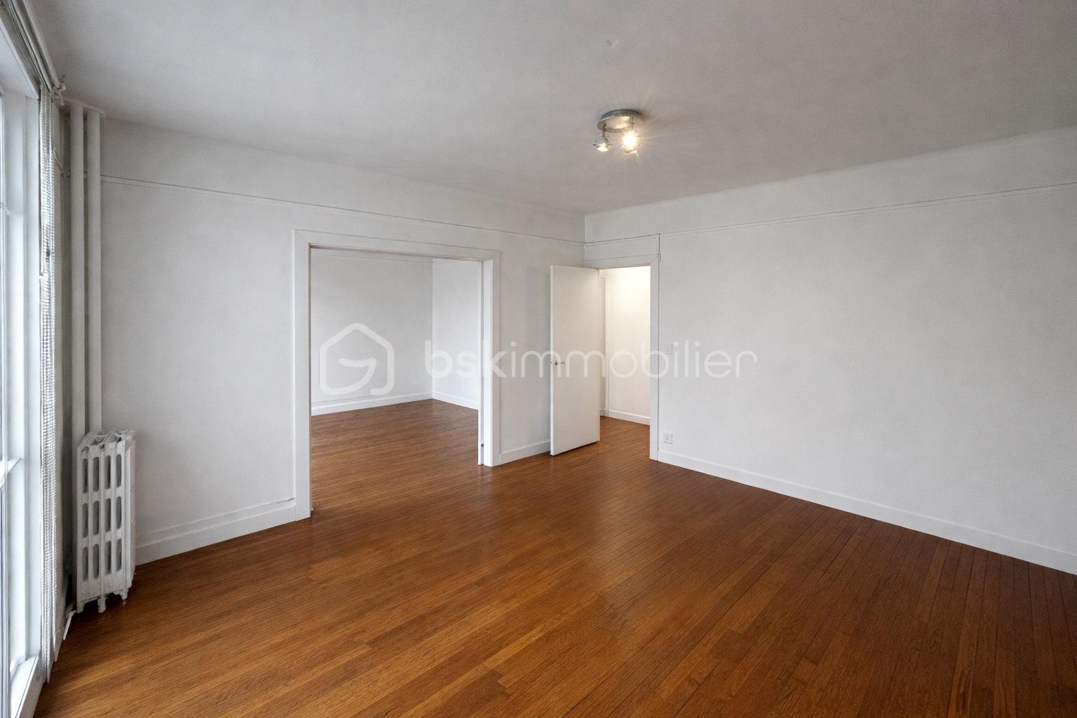 Appartement de 50 m² - double sejour  vide.jpg
