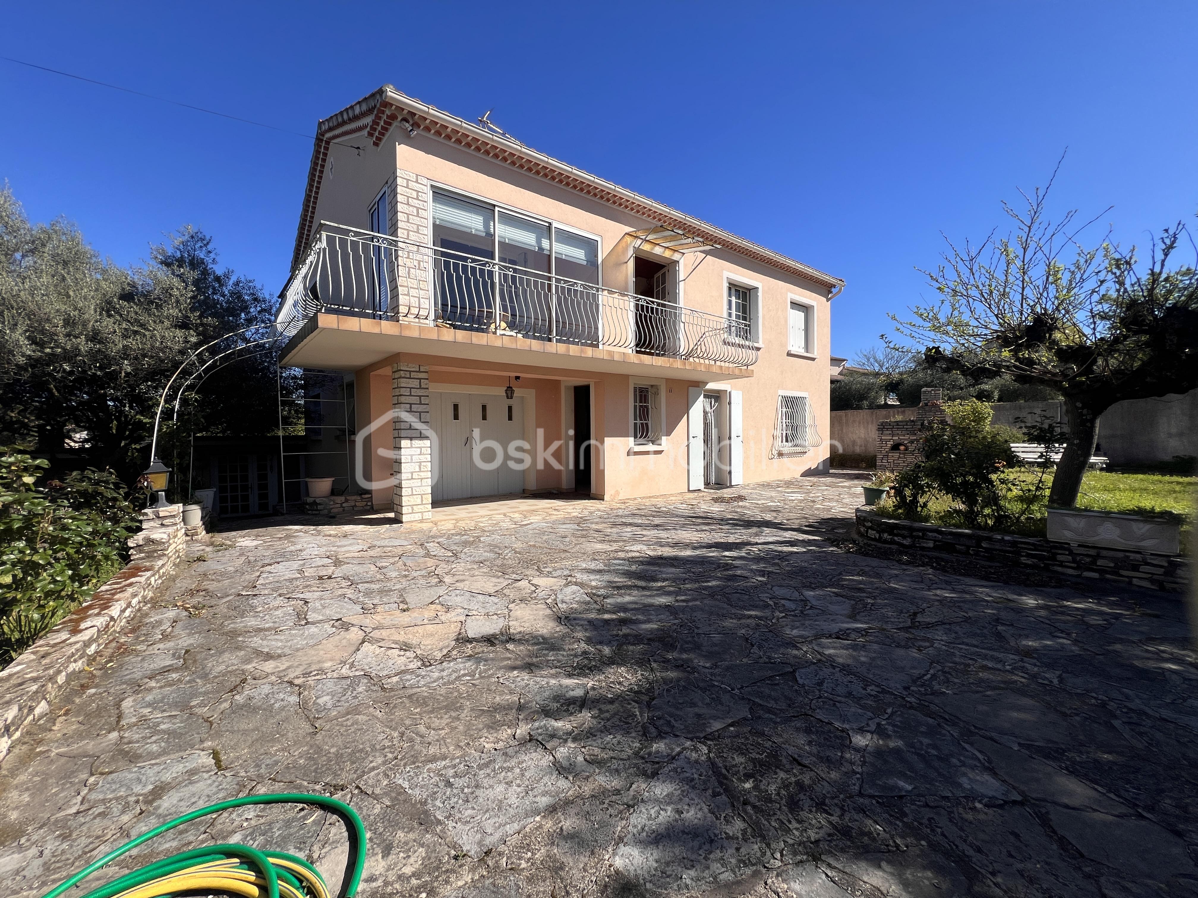 Extérieur vue face villa.JPG