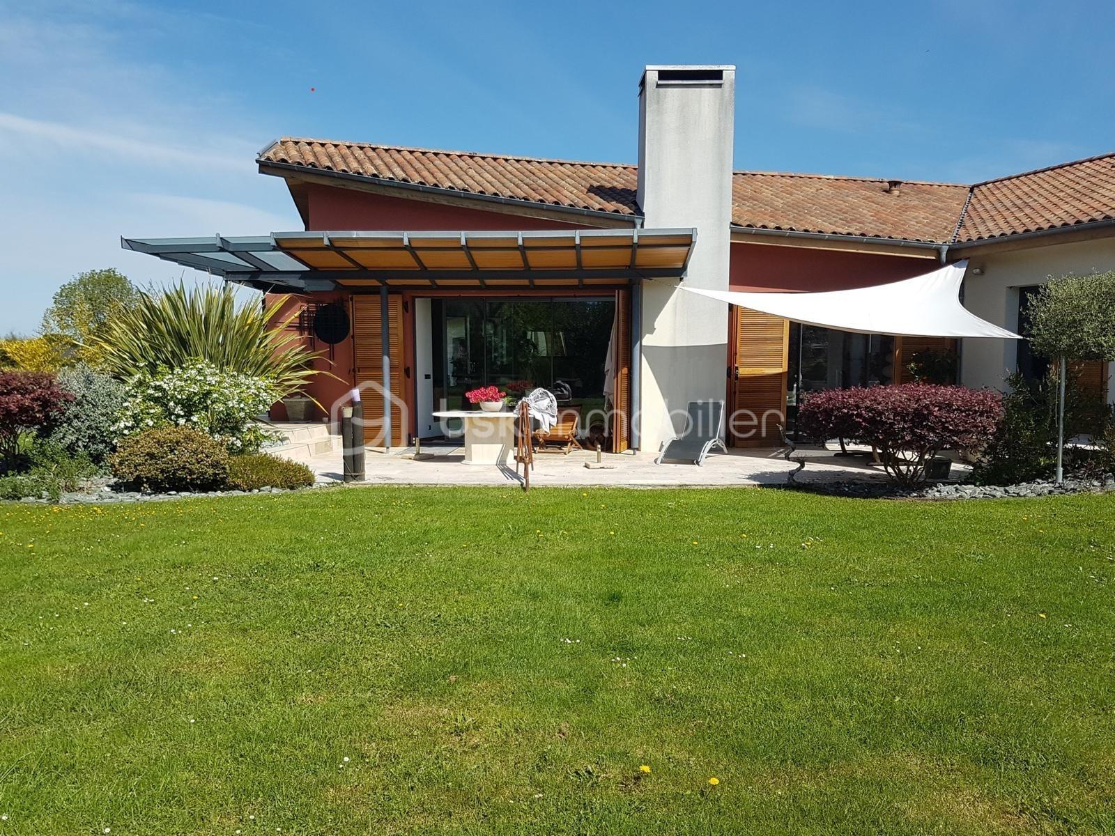 Maison d architecte de 197 m² - 45ad6b2e-4362-49cd-a99d-fff1d1aa1f1f.JPG