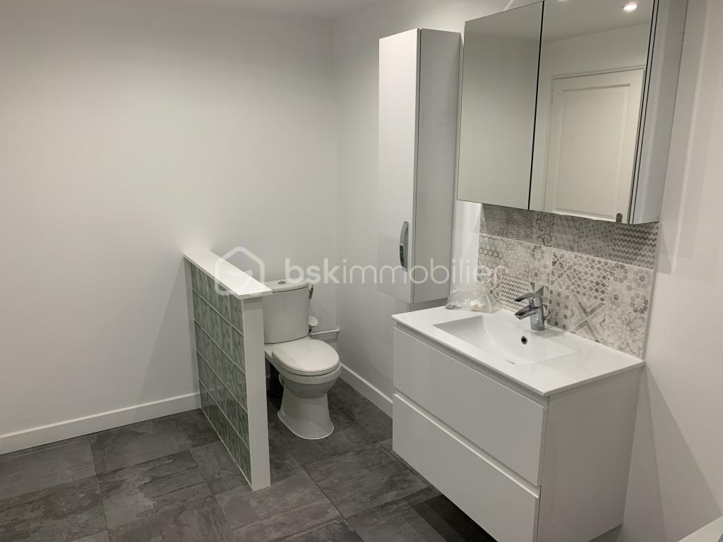 Appartement de 67,55 m² - SDB WC.jpg