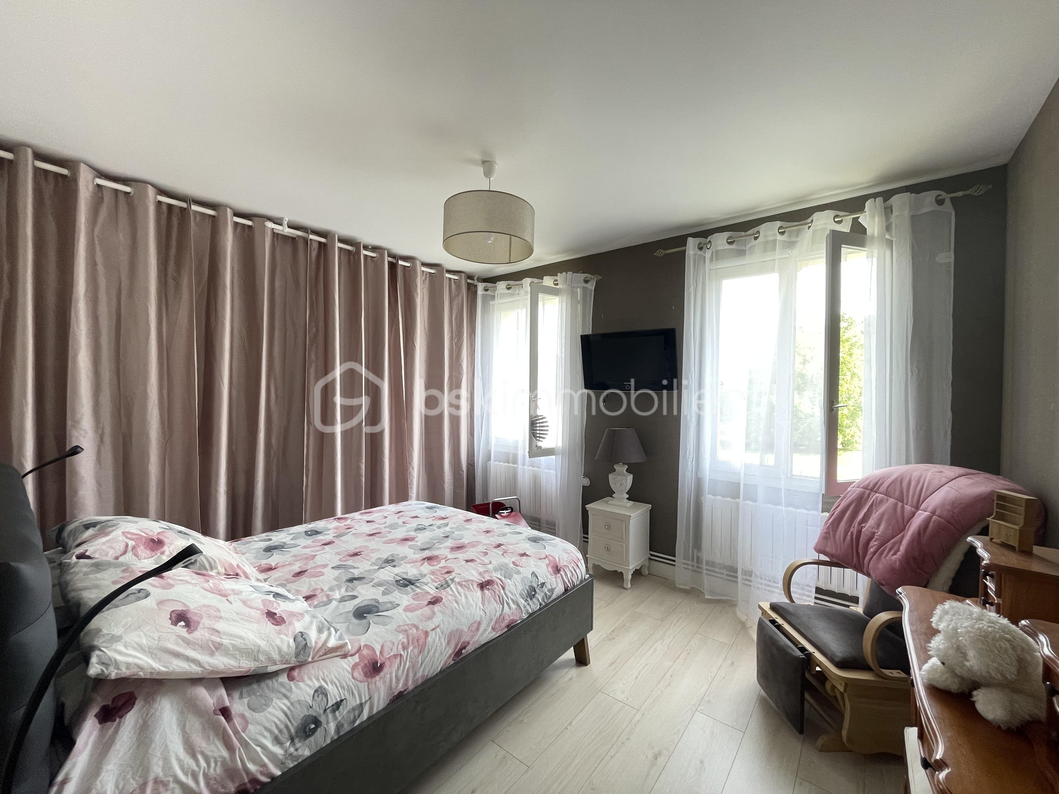 Propriete de 275 m² - chambre 3.jpg