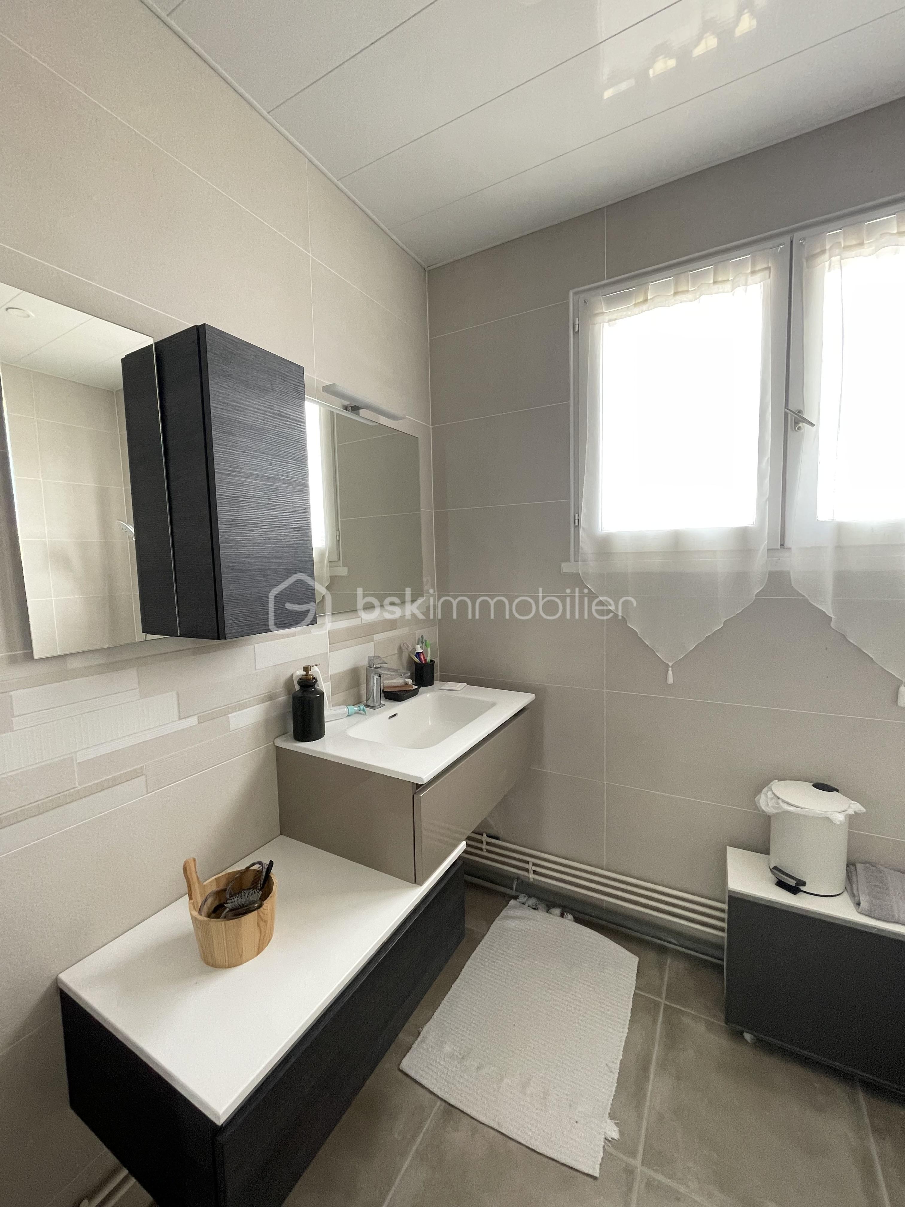 Propriete de 275 m² - salle de bain 2.jpg