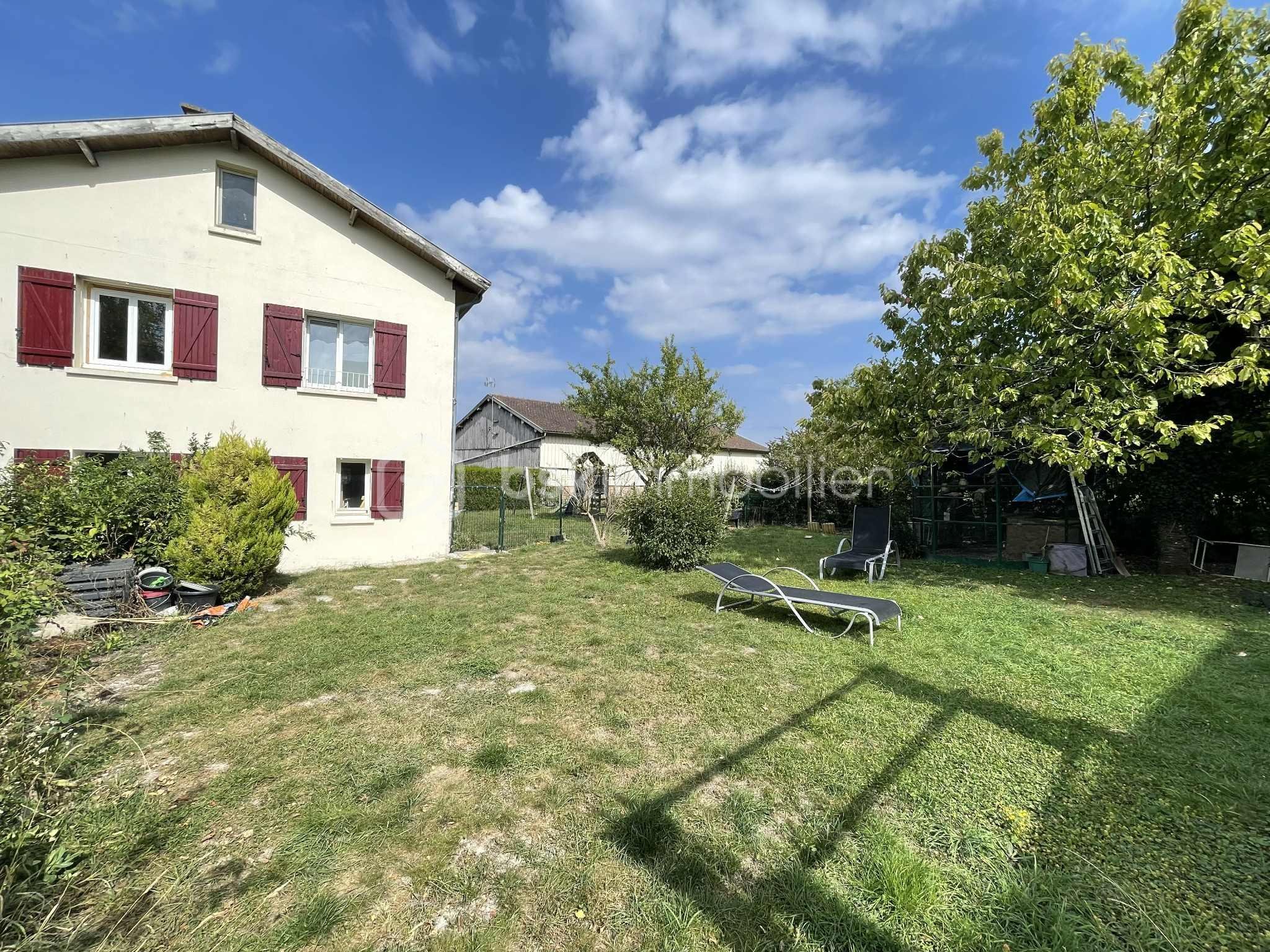 Propriete de 275 m² - jardin.jfif