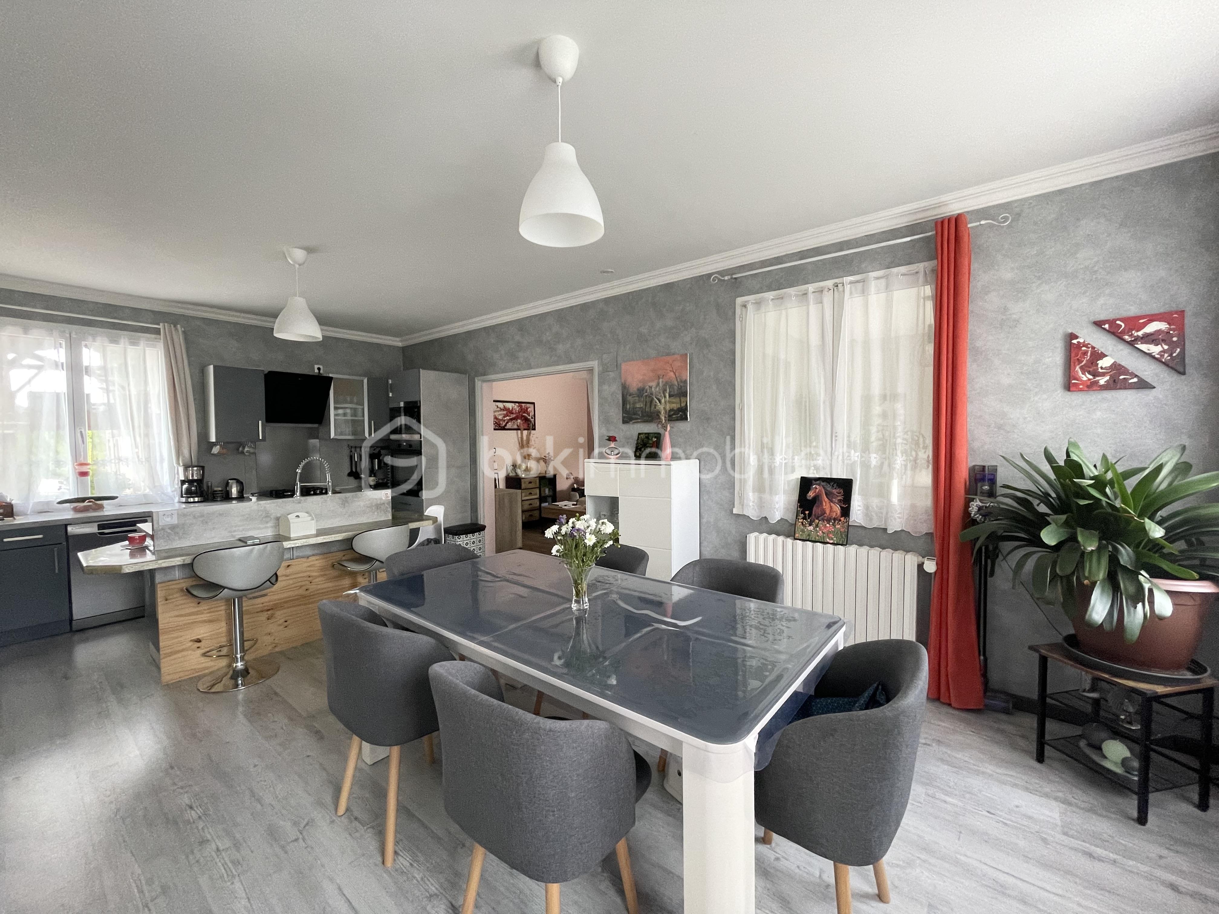Propriete de 275 m² - salle à manger 2.jpg