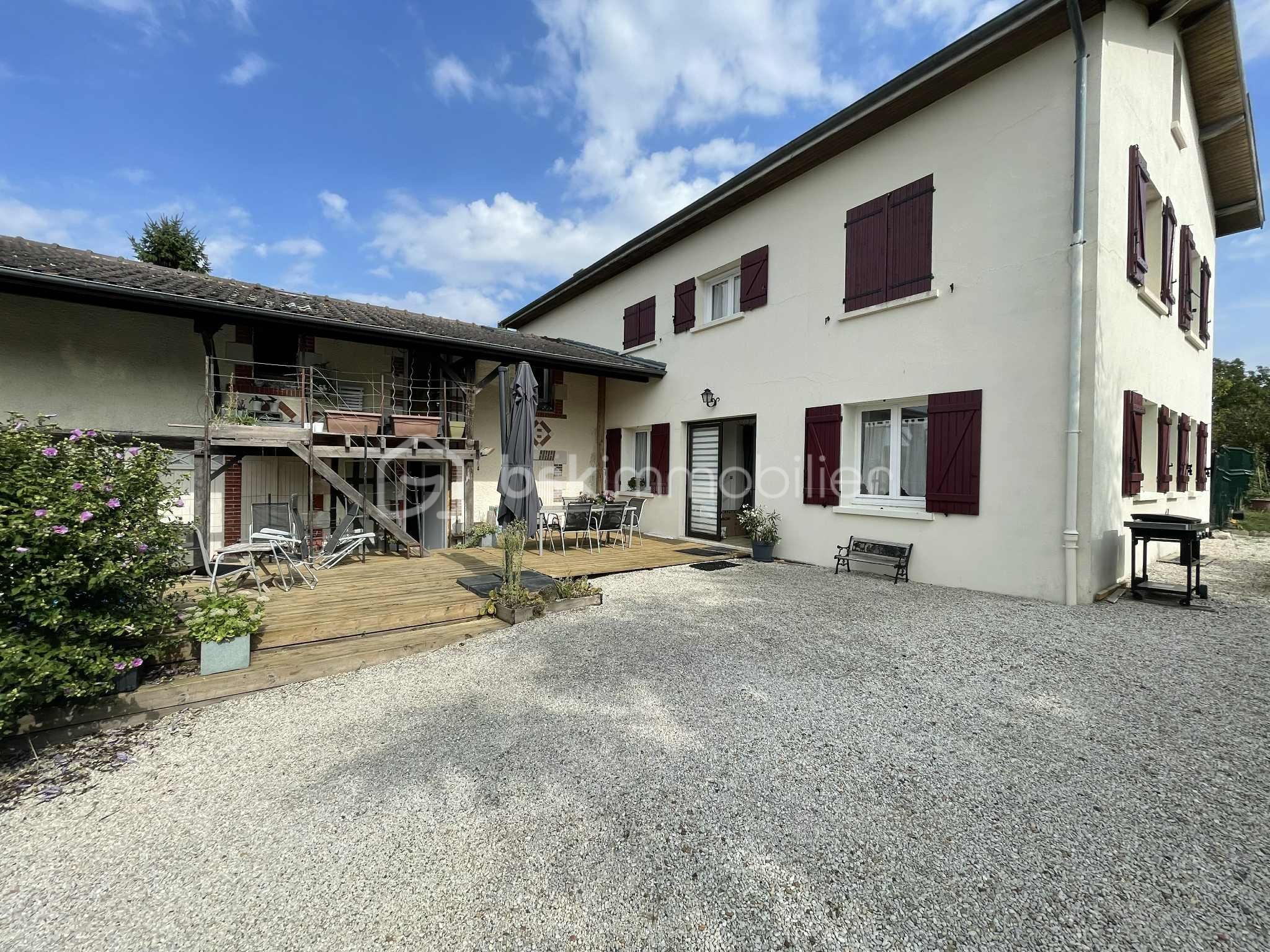Propriete de 275 m² - terrasse 2.jfif