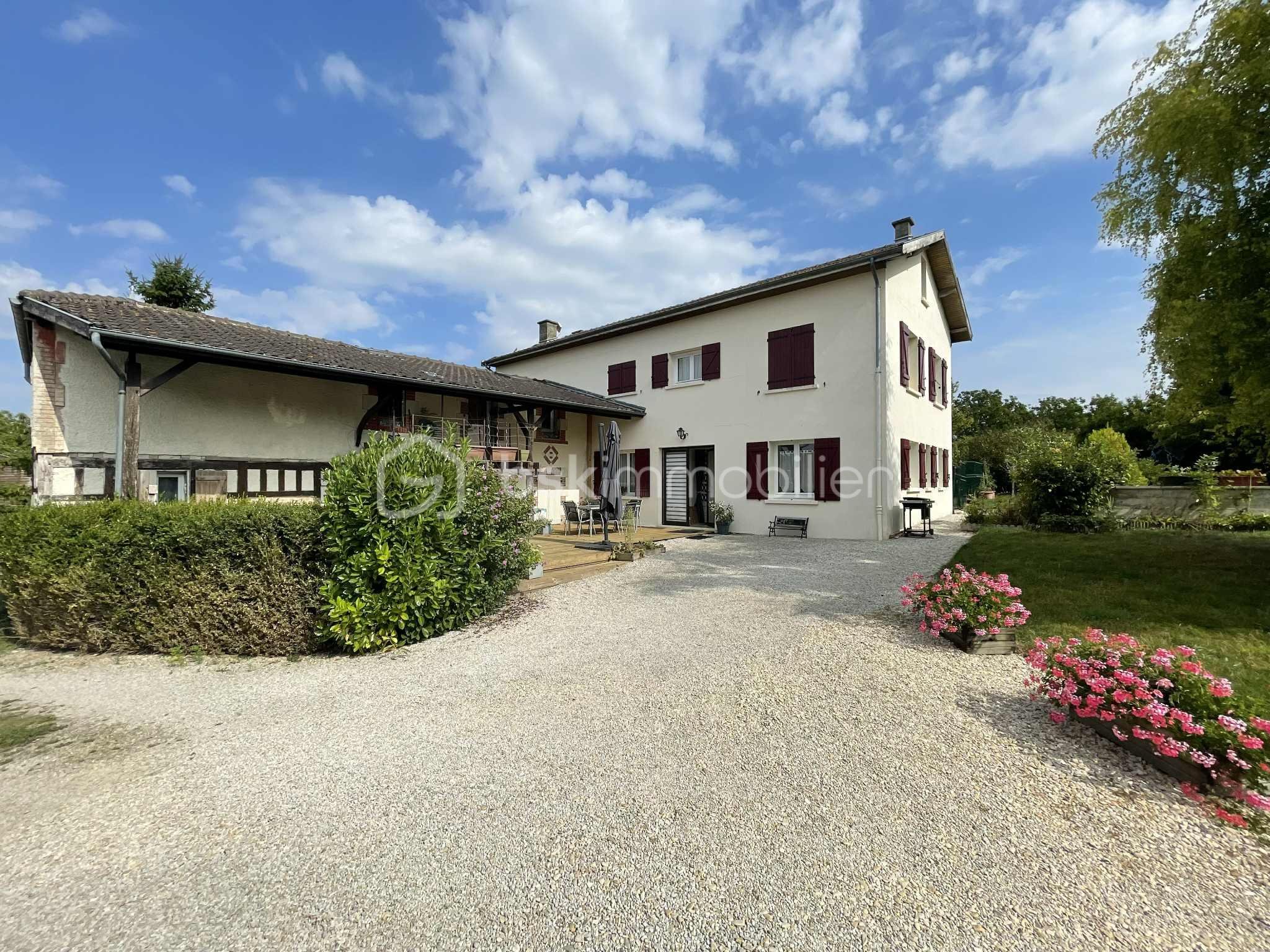 Propriete de 275 m² - extérieur 2.jfif