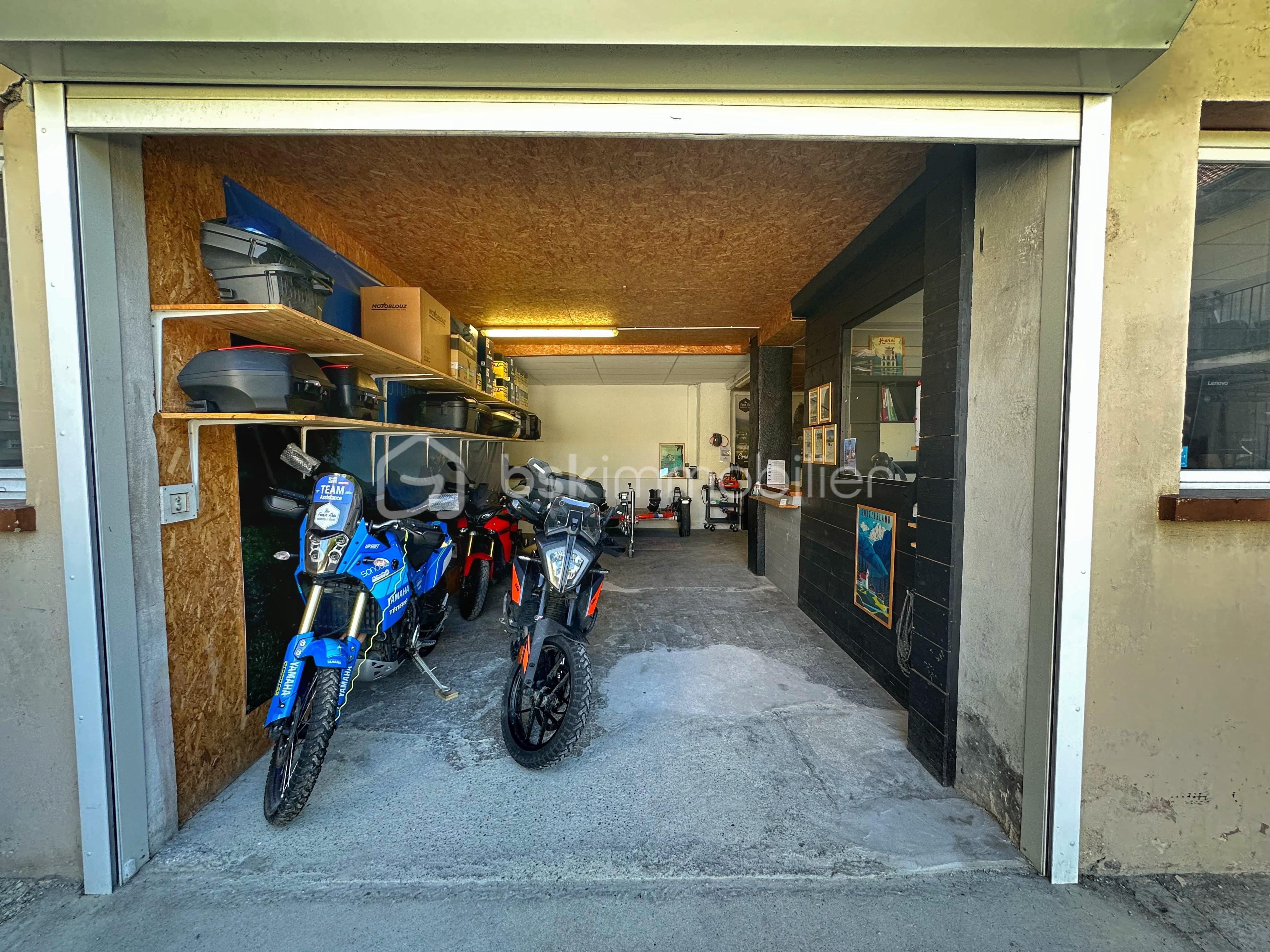 Local d activites de 145 m² - bf61fd1b-f344-48a4-8e8d-519059158e41.jpg