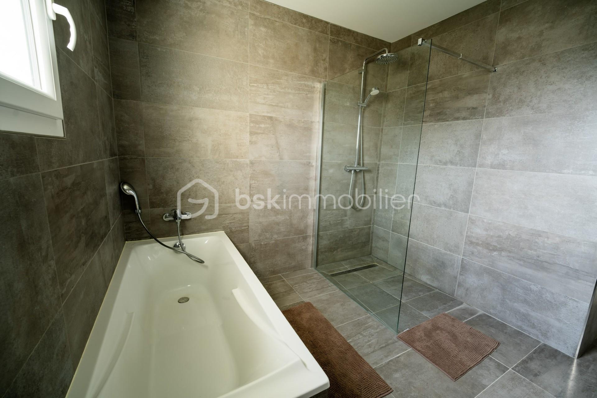 Maison de 95 m² - SDB 1.jpeg