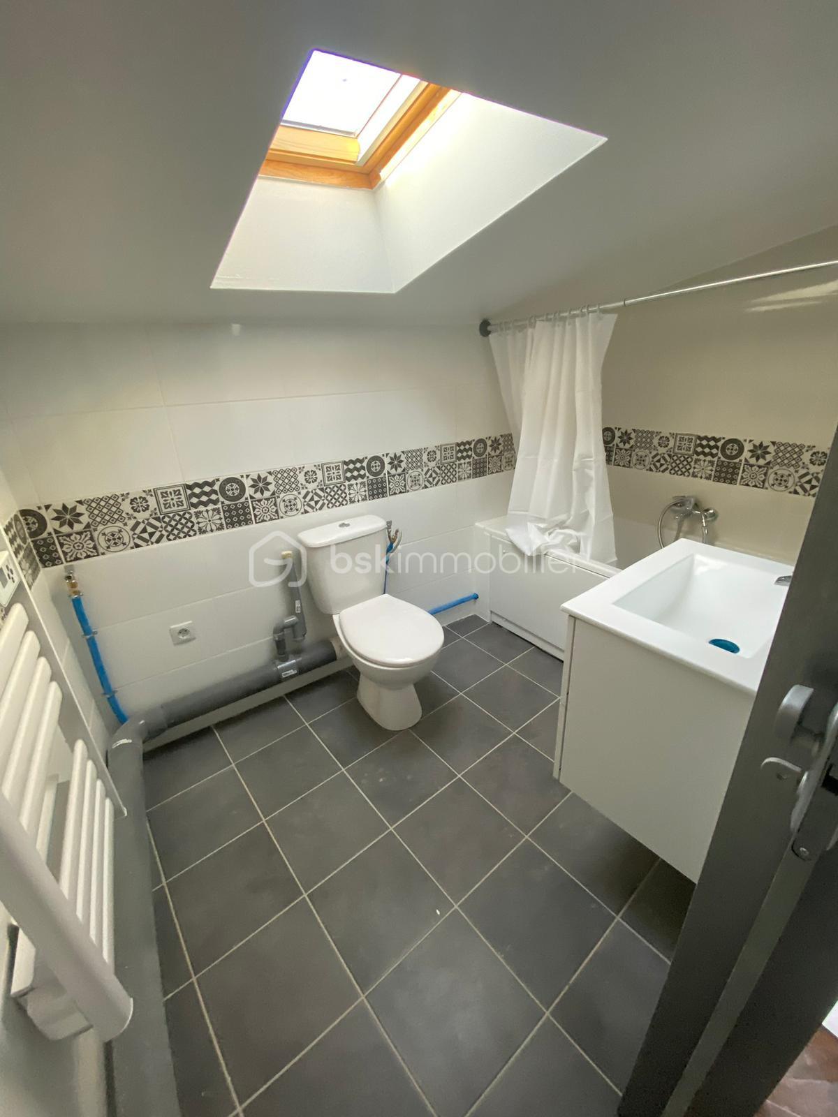 Immeuble mixte de 265 m² - IMG-20260129-WA0002.jpg