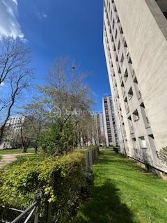Appartement de 44,53 m² - extérieur immeuble vert.jpg