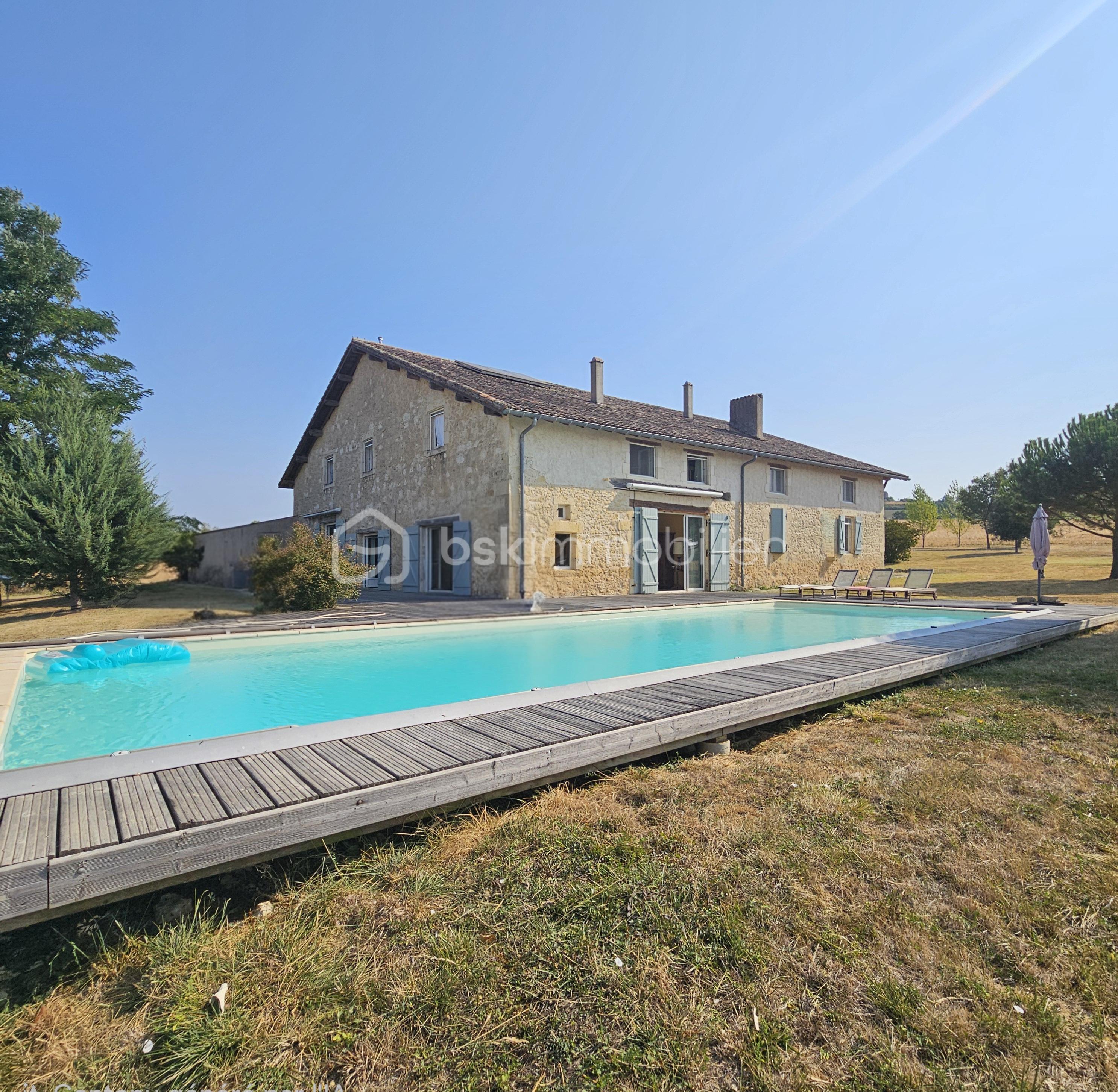 Maison 12 pièces 554 m² · à Castet-Arrouy · 554 m² · 730 000 €