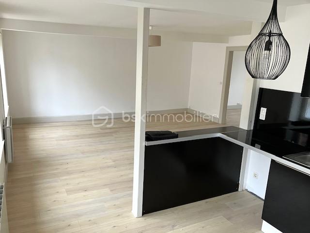 Immeuble de 190 m² - buret 2 cuisine vers salon.jpg