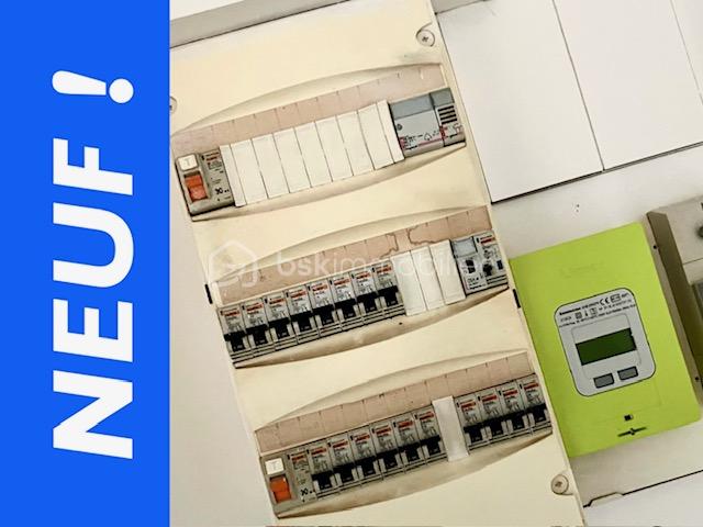 Immeuble de 190 m² - buret 1 électricité NEUF.jpg