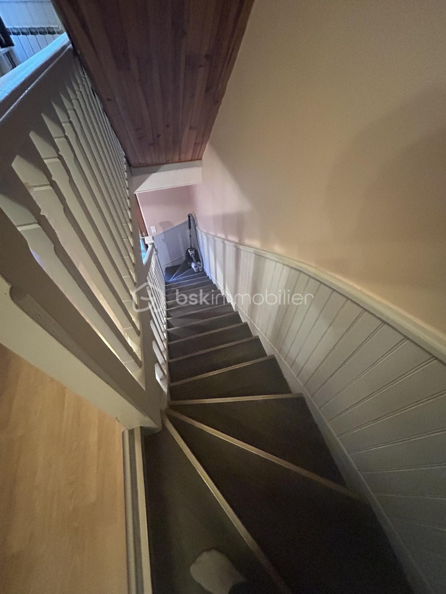 Maison de 86 m² - PHOTO 18 ESCALIER.jpg