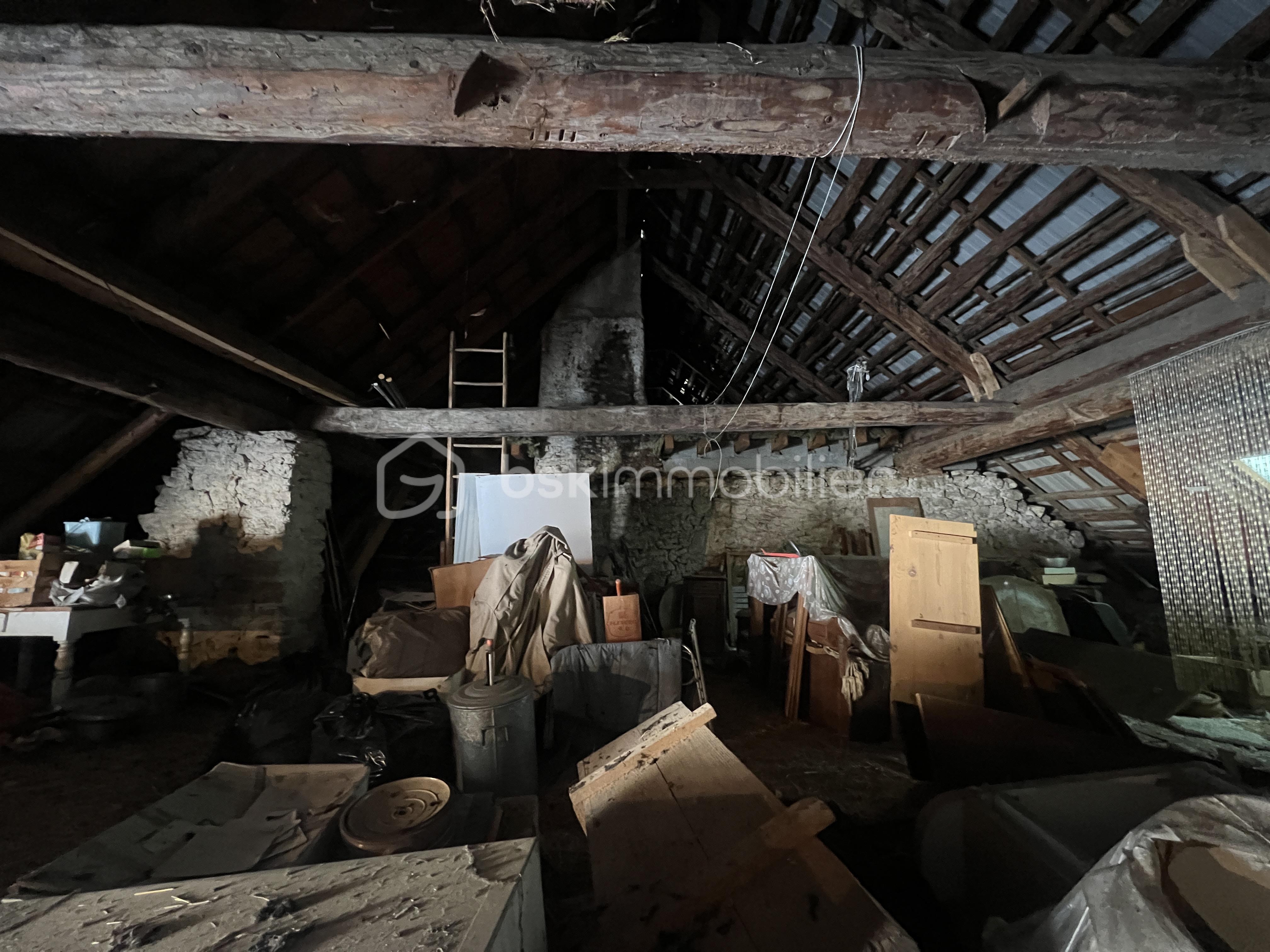 Maison ancienne de 120 m² - grange-partie-haute.JPG