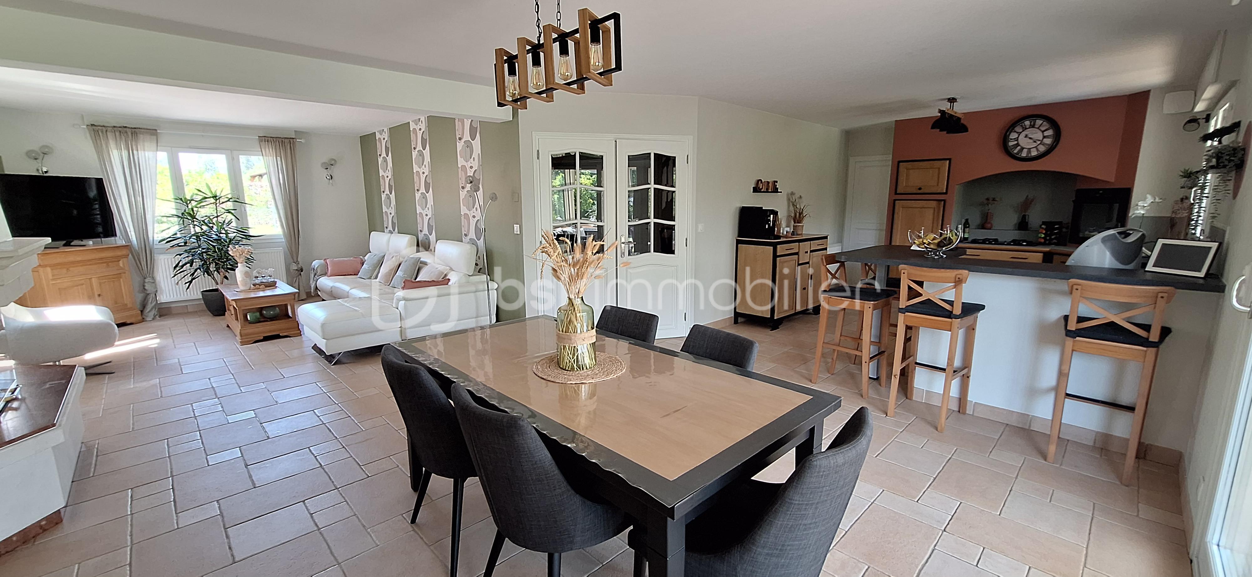 Maison traditionnelle de 194 m²