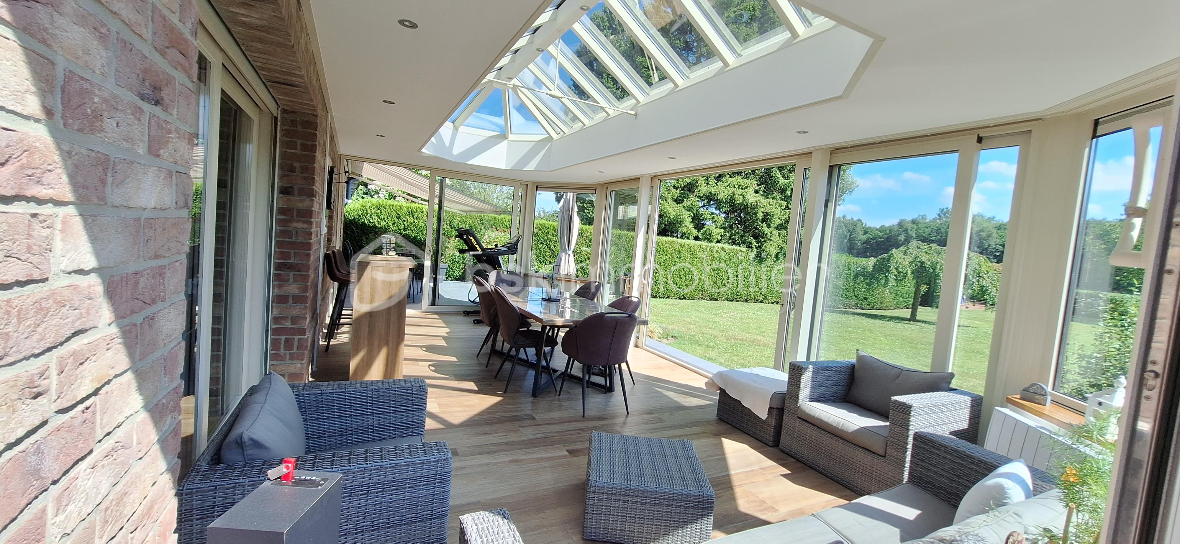 Maison traditionnelle de 194 m² - Vue veranda 2.jpg