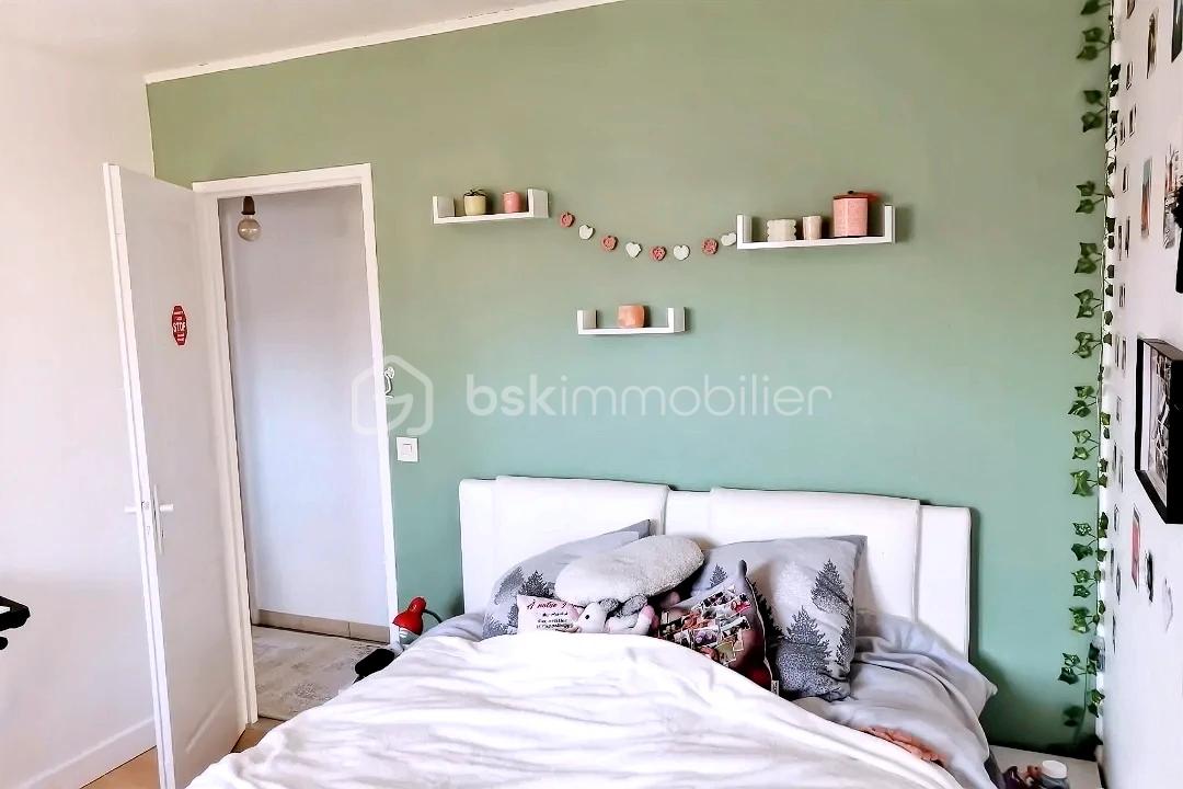 Maison de 135 m² - hoqi-76fa928d25684bf58bb56efe2f9faf98.jpg