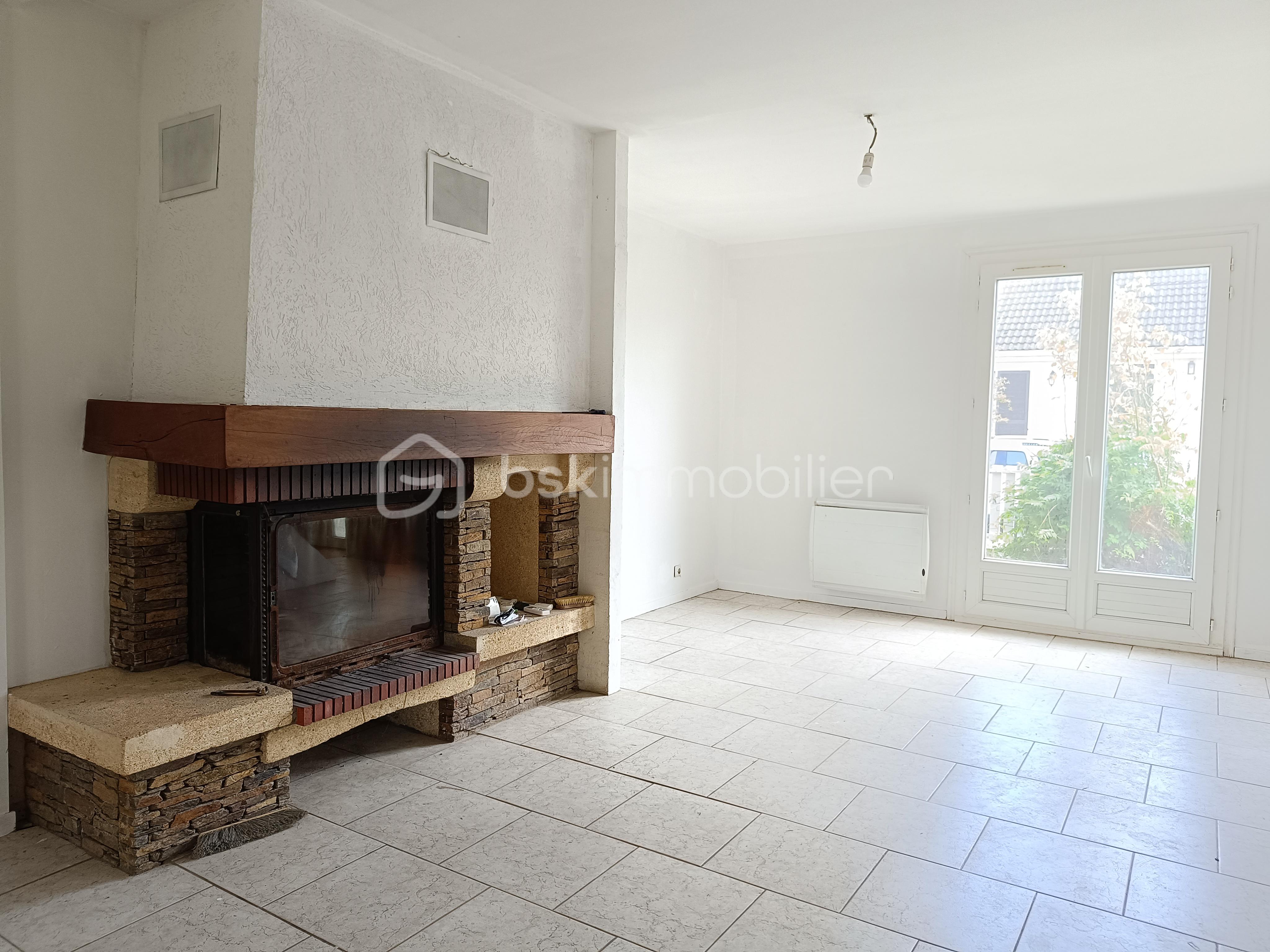 Pavillon de 110 m² - sal1.jpg