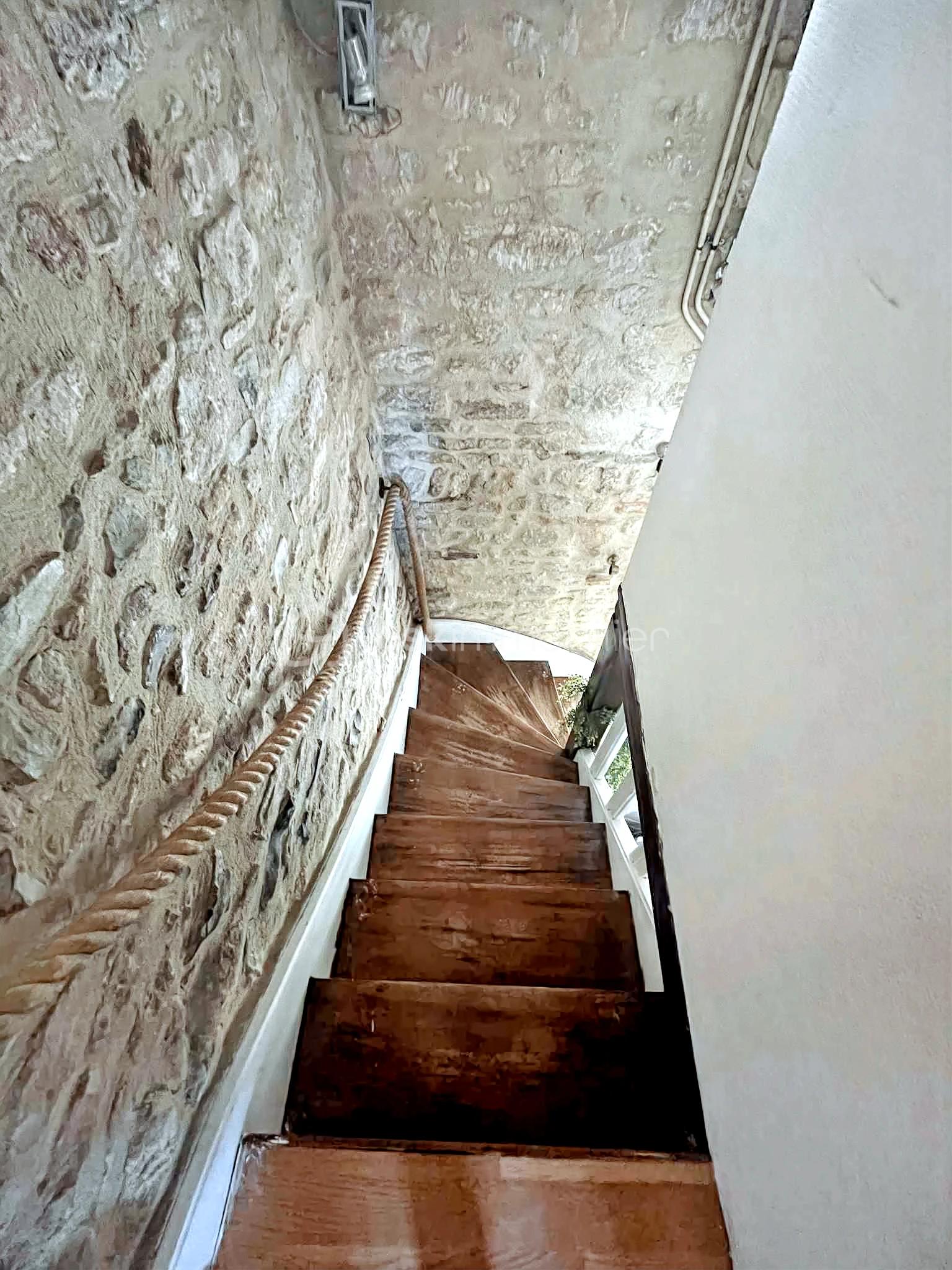 Maison en pierre de 139 m² - 4290d976-435c-4e01-83bc-76f23deeeed5.jpg