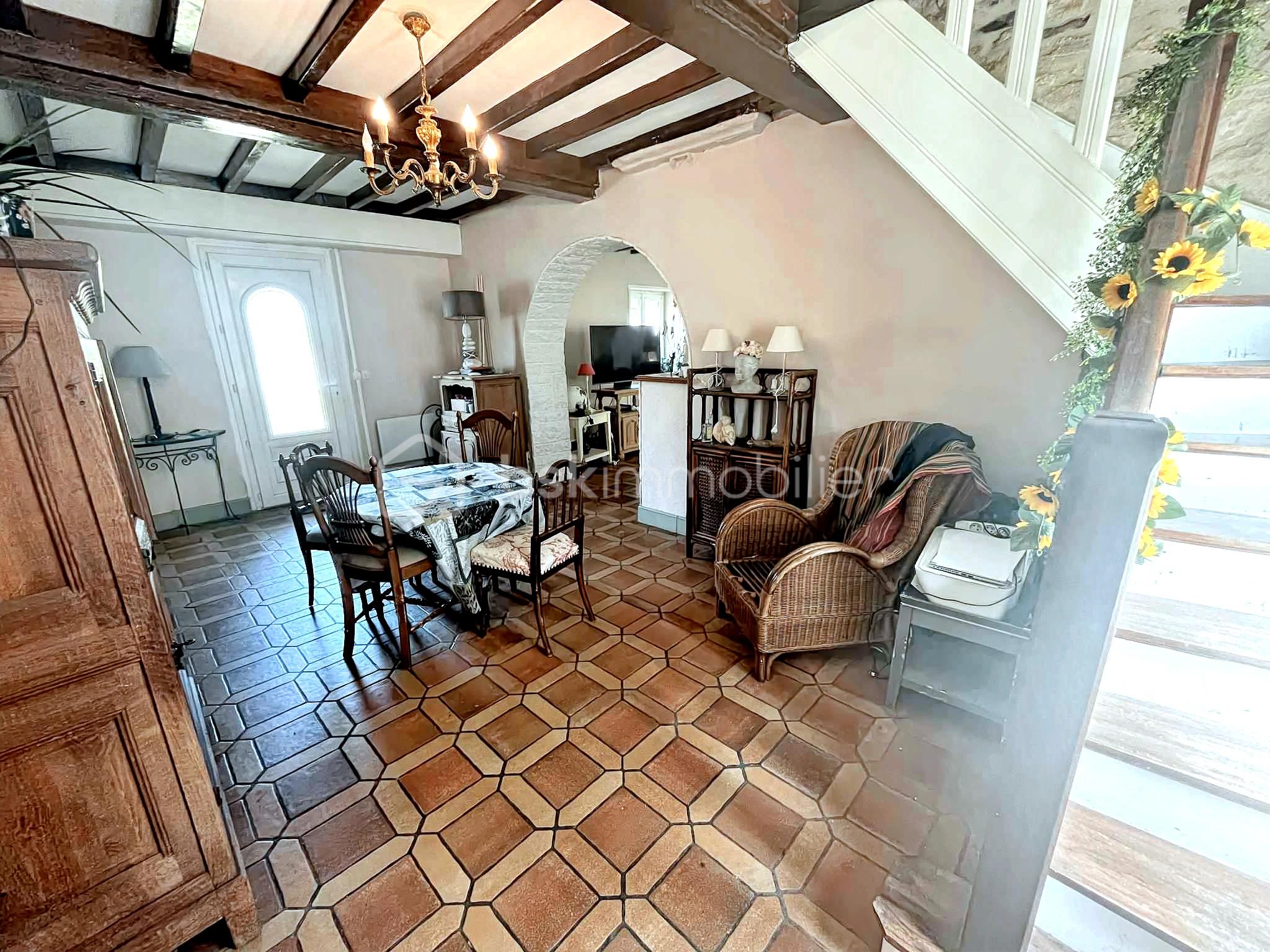 Maison en pierre de 139 m² - e0f33c96-d8ef-4681-8dbc-a47a690a47f4.jpg