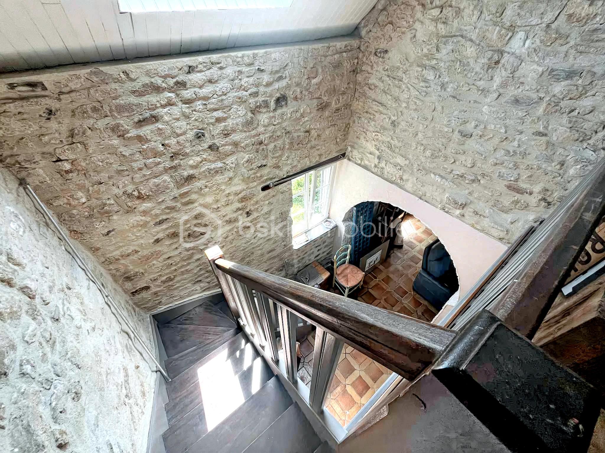 Maison en pierre de 139 m² - 9319088a-6777-4dec-ae5a-d3a847e98d3f.jpg