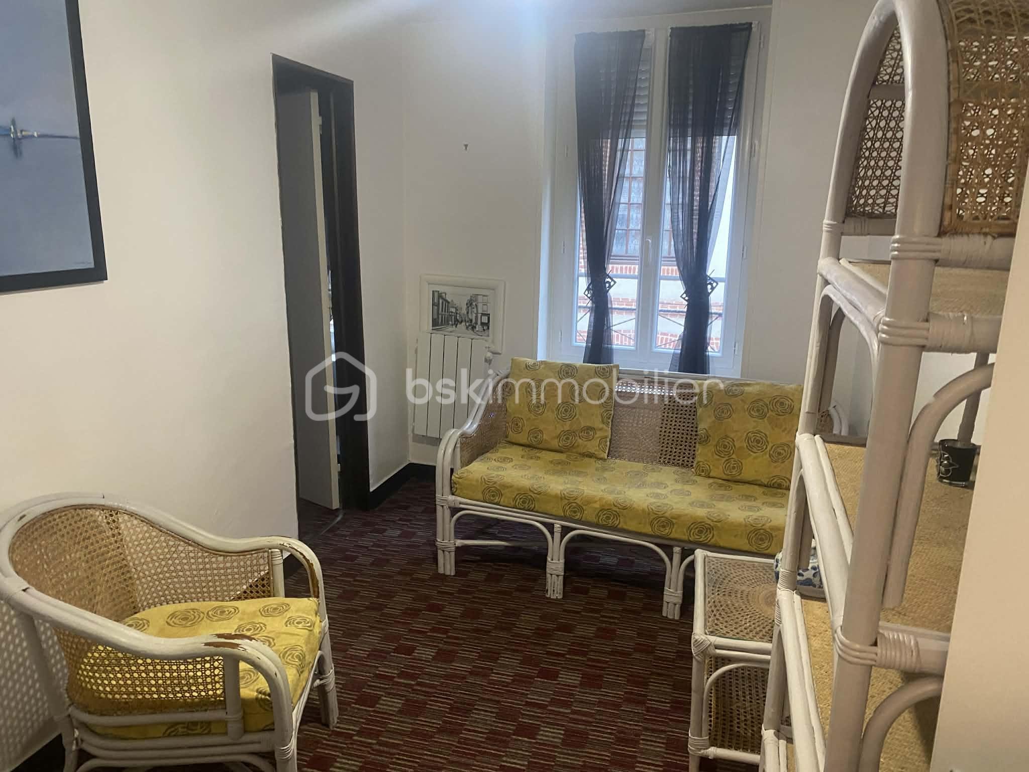 Immeuble mixte de 221 m² - c318ae75-6512-4b94-8079-337f9bbb86ed.jfif