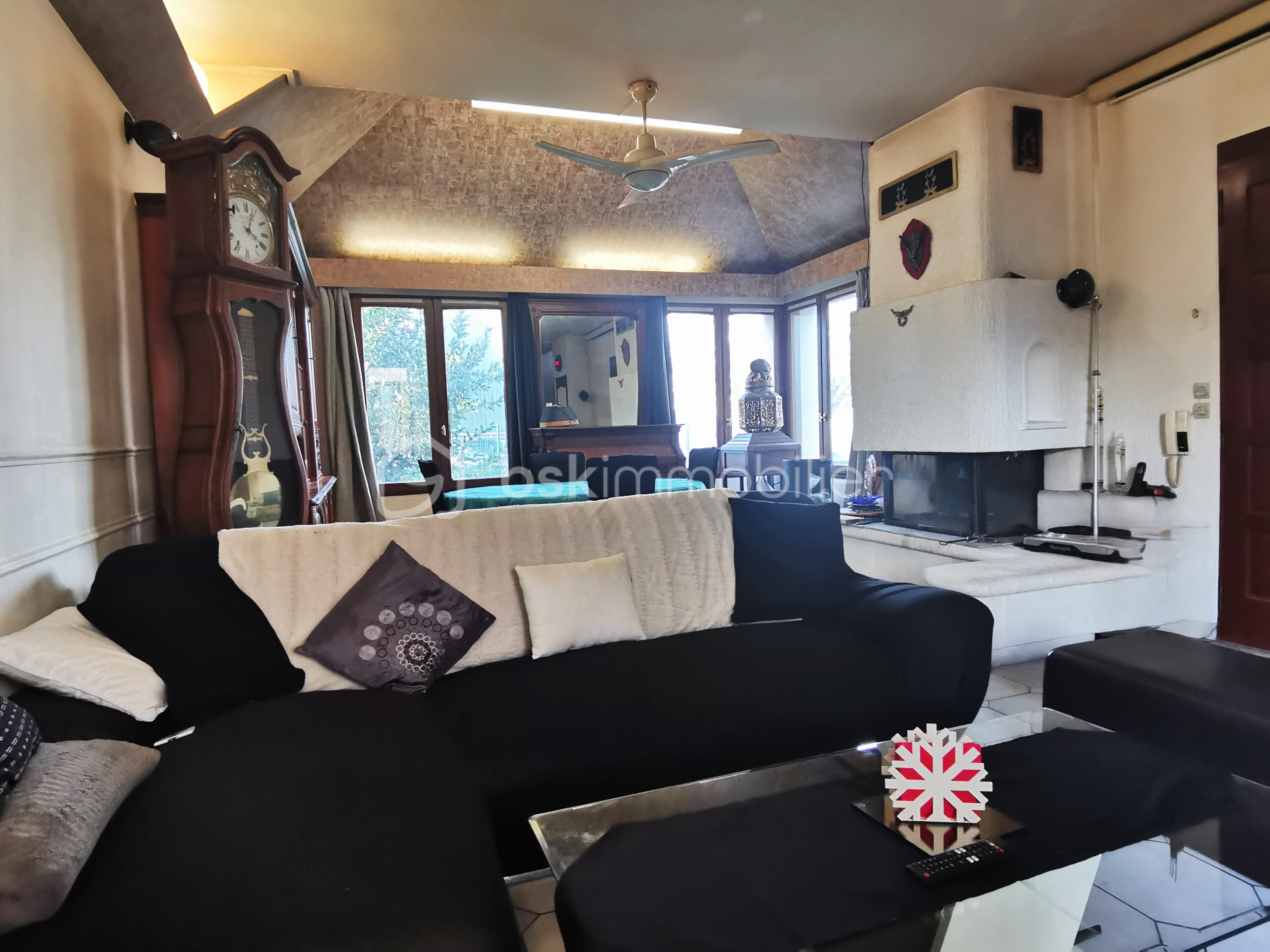 Maison de 120 m² - 5-salon 1er plan.jpg