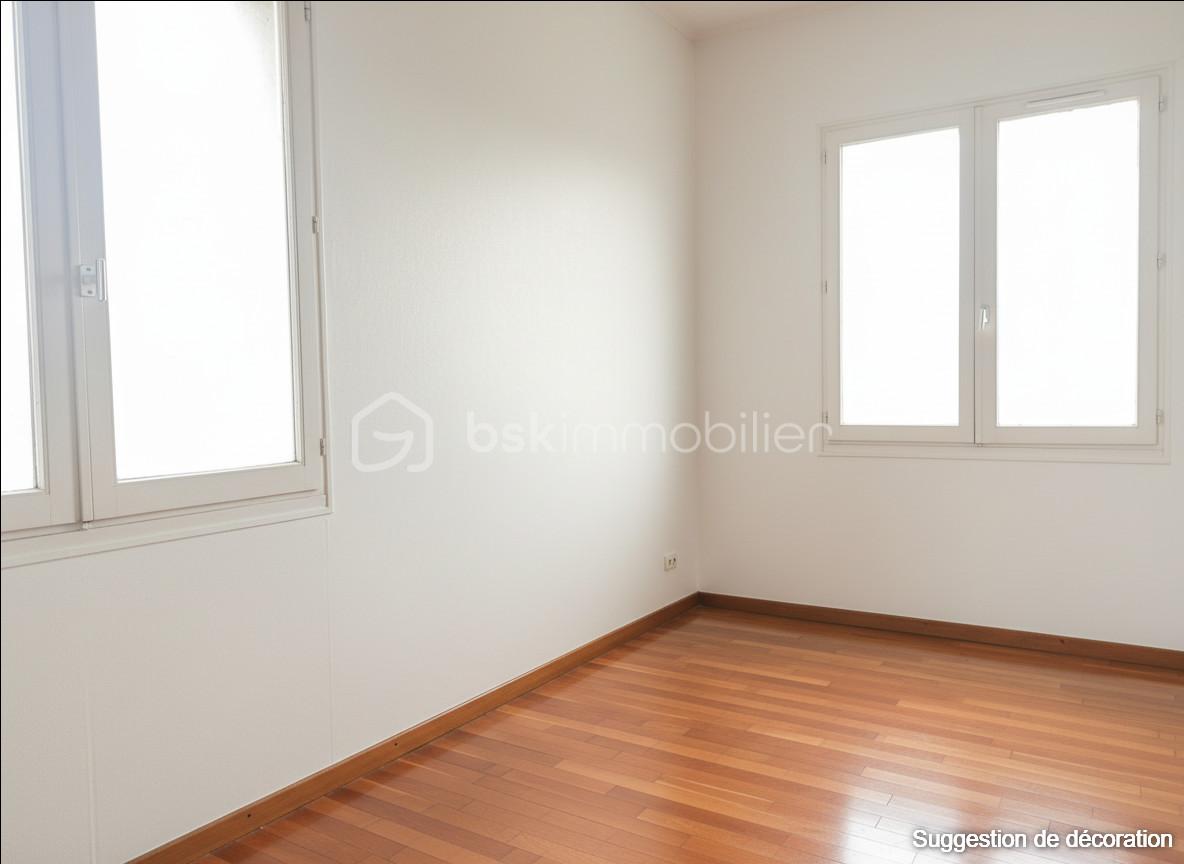 Maison de 120 m² - 12-CH 3 ETAGE vide relookee.jpg
