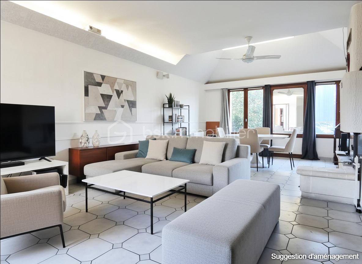 Maison de 120 m² - 4-salon 1er plan 2 RELOOKE.jpg