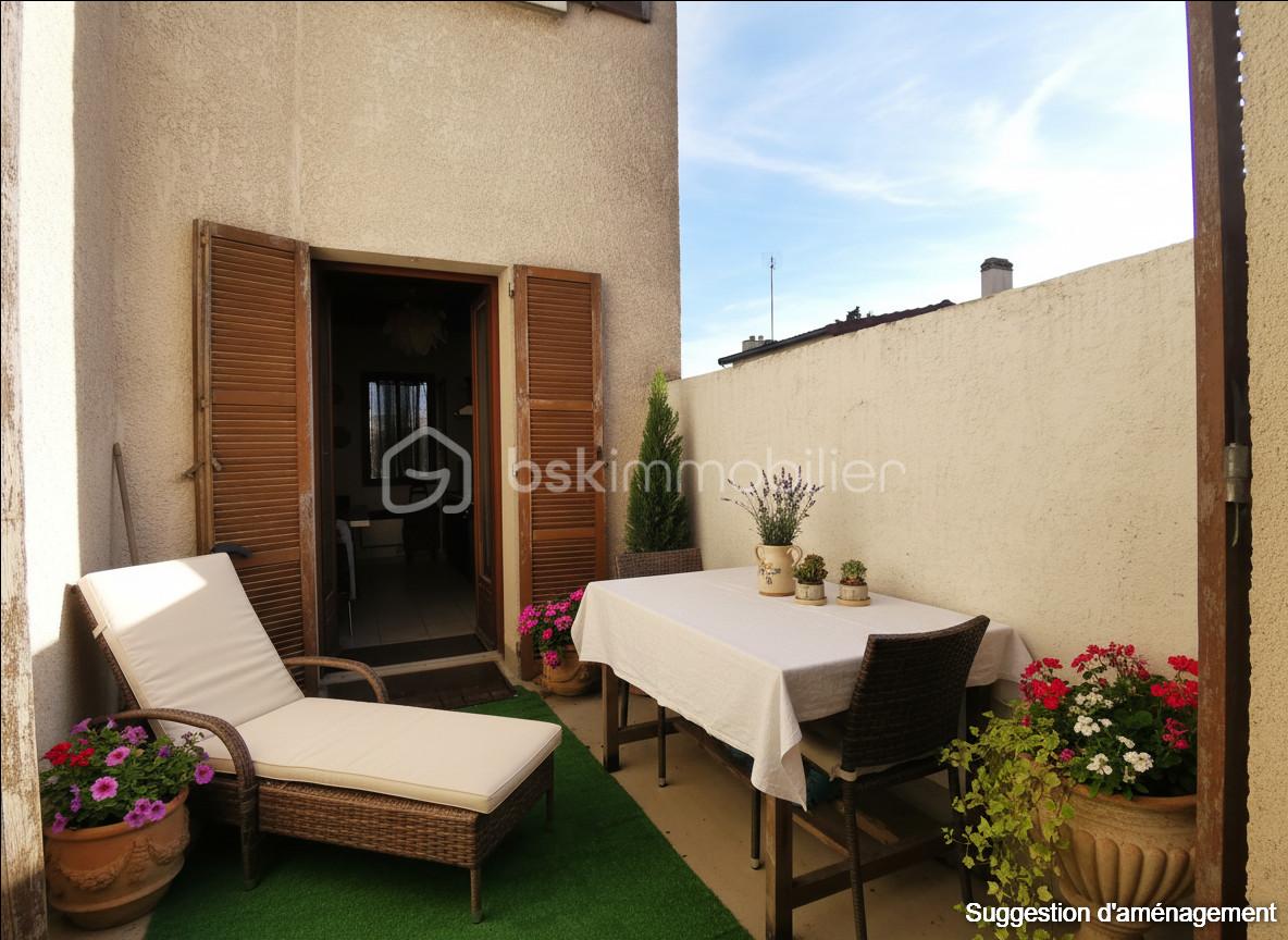Maison de 120 m² - 7-patio decoré.jpg
