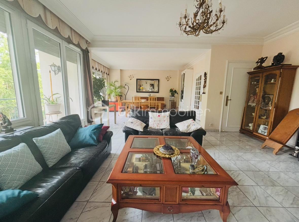 Appartement 5 pièces 150 m² · à Lyon-6e-Arrondissement · 150,2 m² · 850 000 €