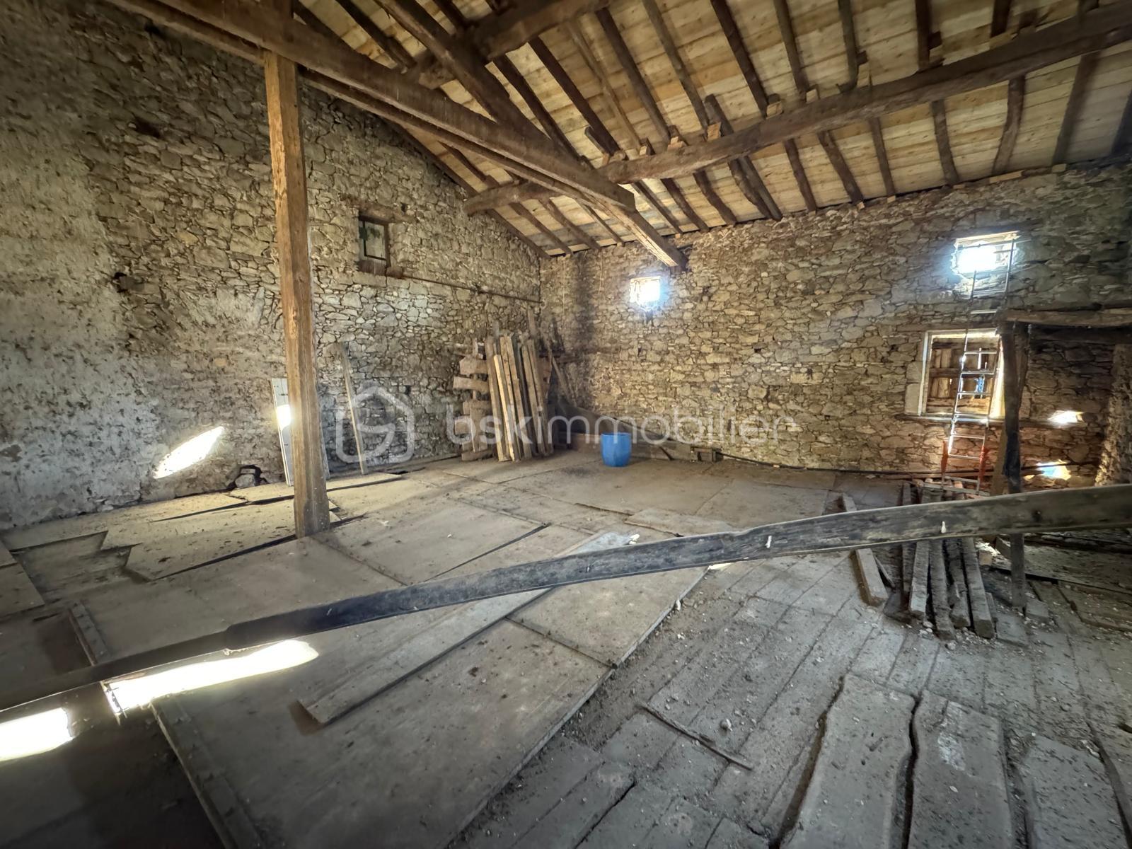Immeuble mixte de 150 m² - IMG-20250120-WA0006.jpg