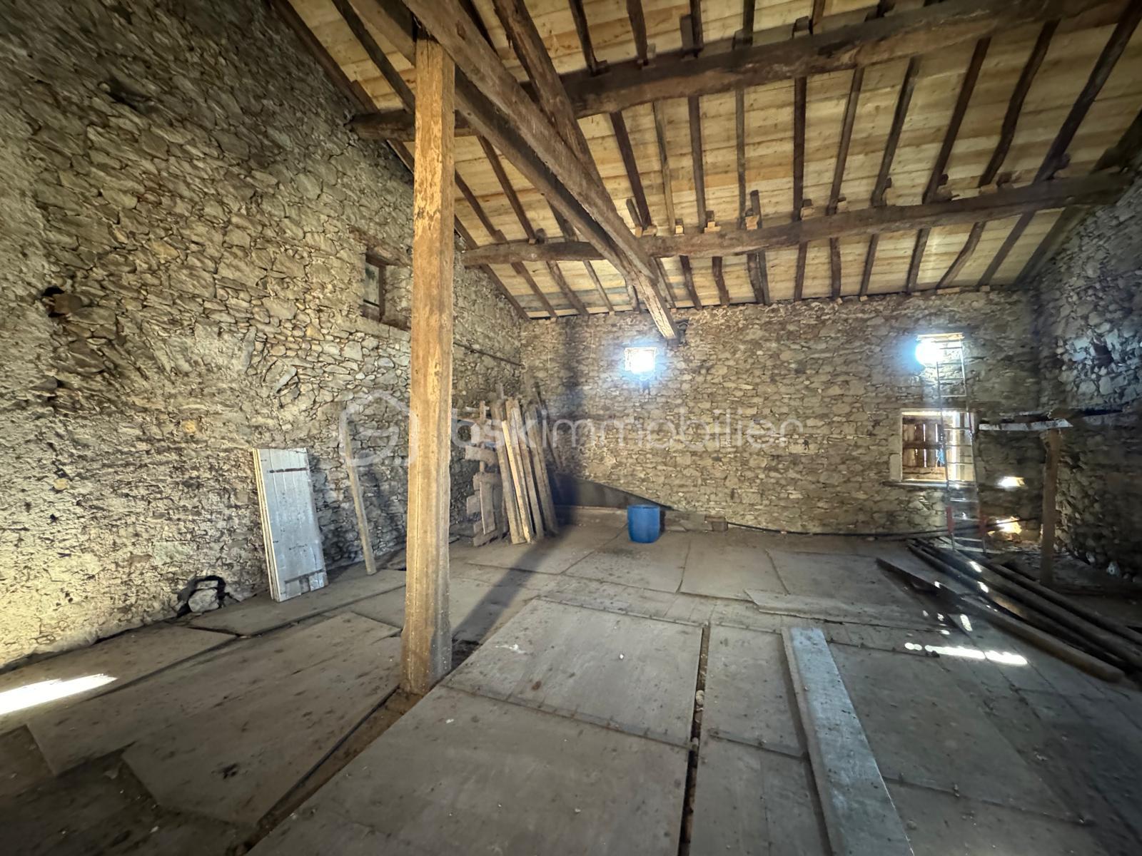 Immeuble mixte de 150 m² - IMG-20250120-WA0009.jpg