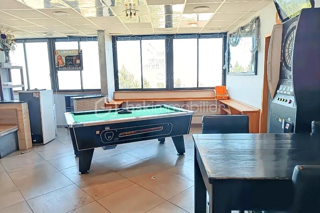 Fonds de commerce - hoqi-a852968d5e2d496e85d10cdc976f3683.jpg