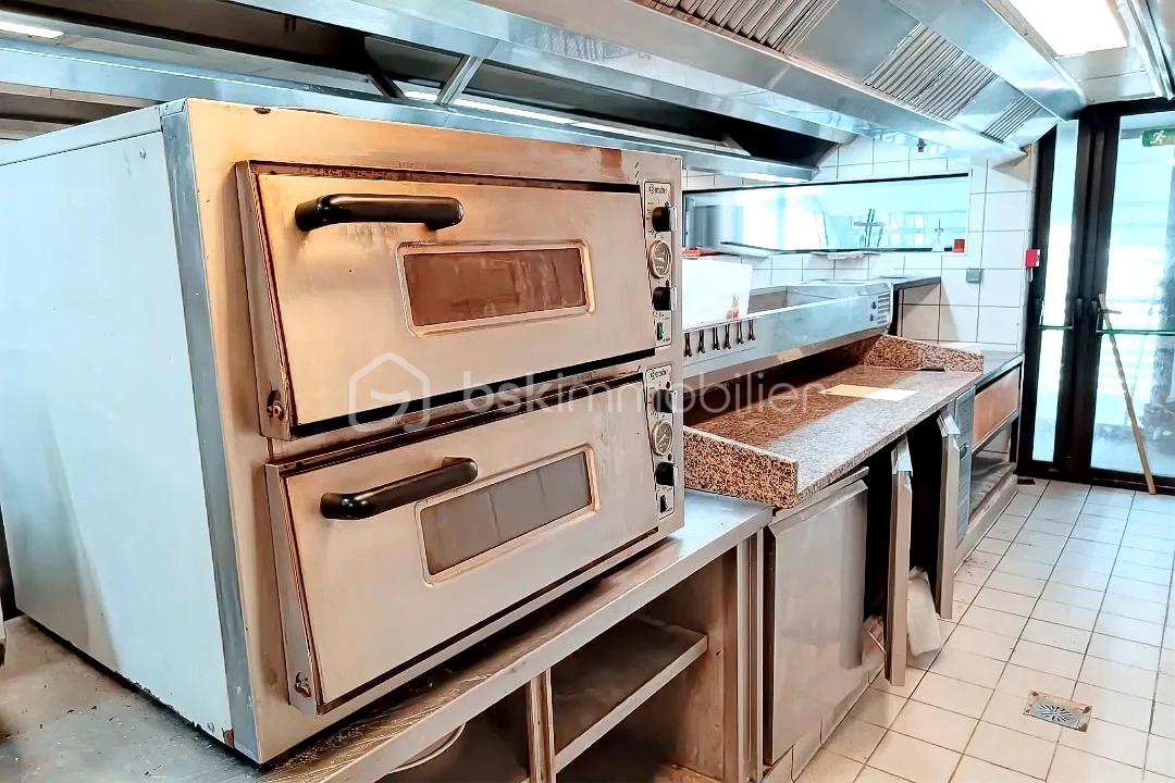 Fonds de commerce - hoqi-d63ad76de9104cee9449273250e64998.jpg