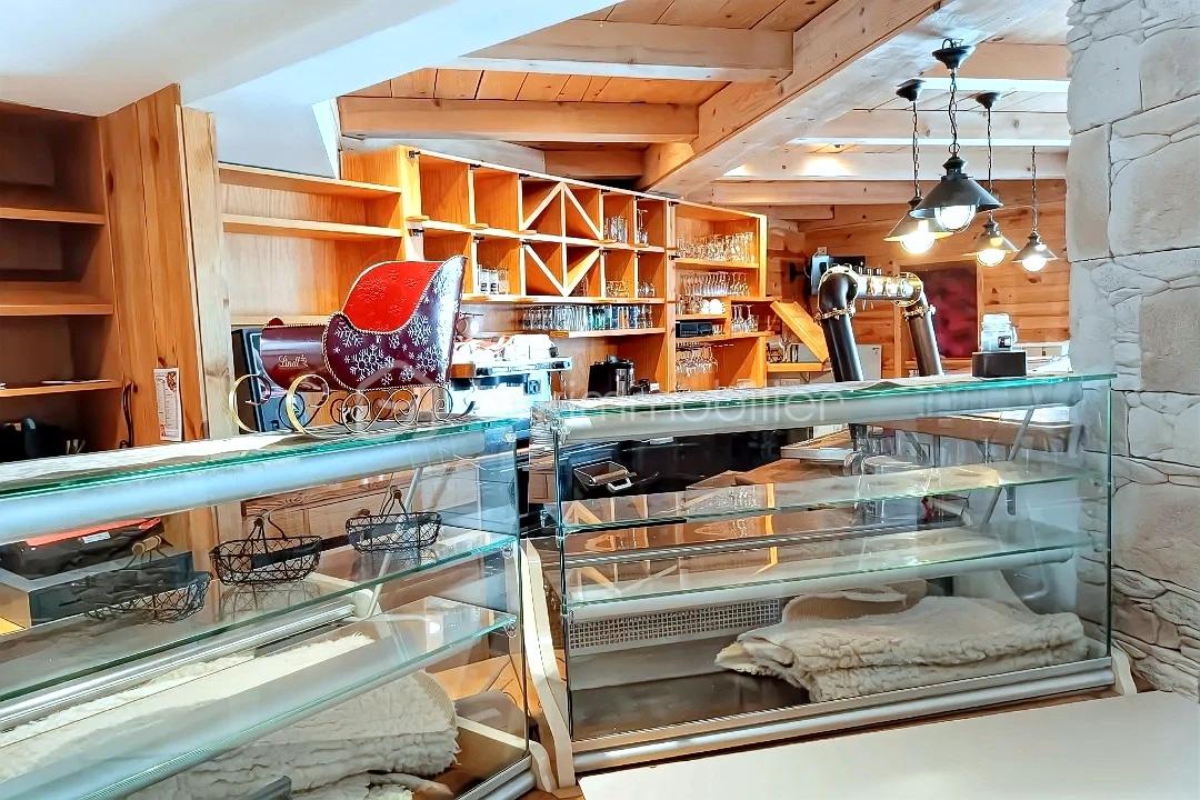 Fonds de commerce - hoqi-db48b88b8ae646f3901cf7ca10ace92b.jpg