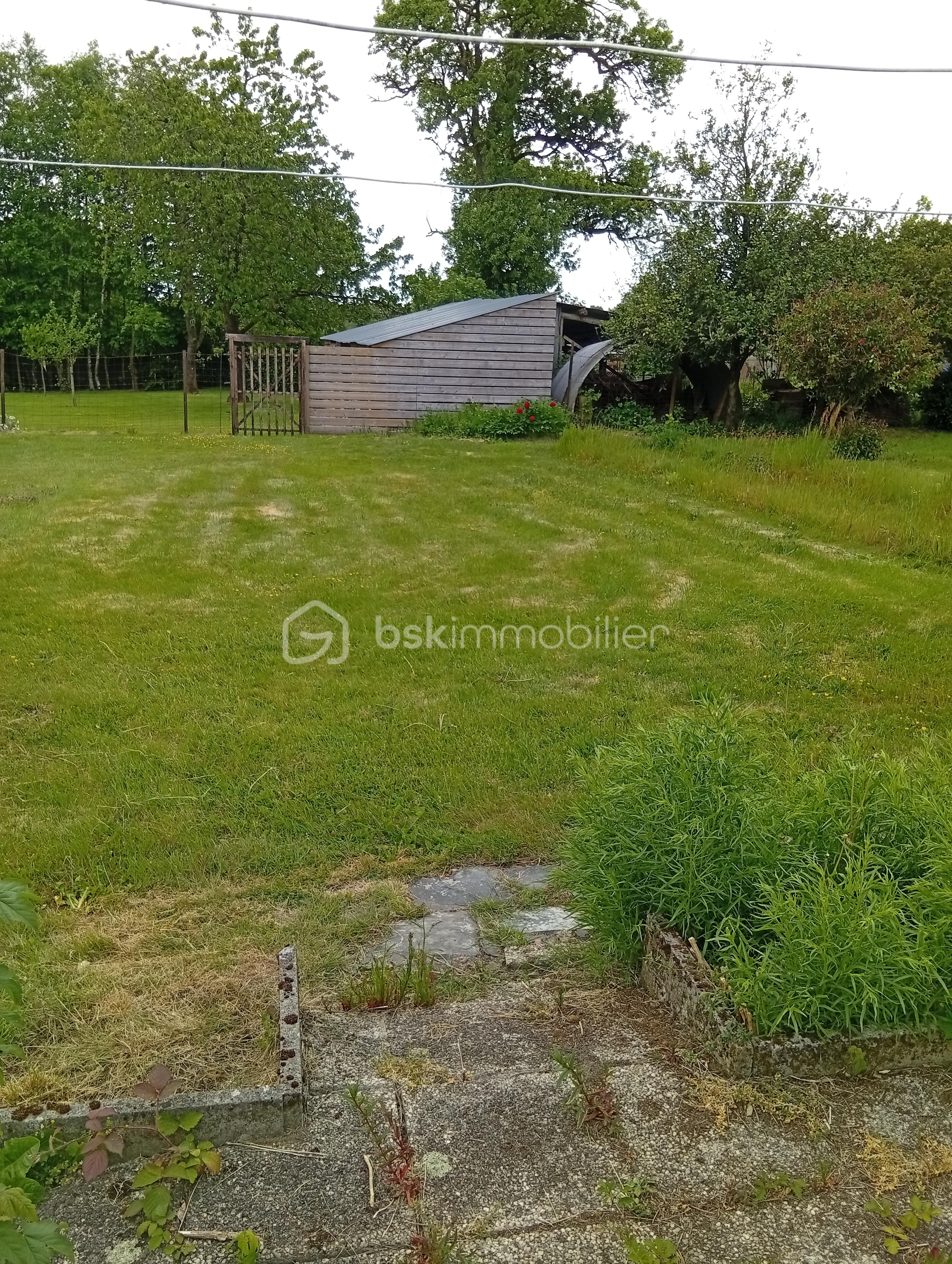 Maison ancienne de 147 m² - Terrain arrière Regniowez.jpg