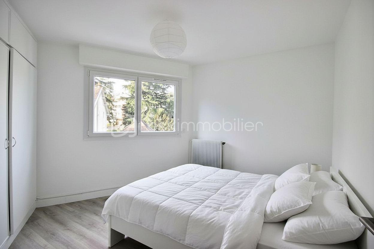 chambre 2 lit fait.png